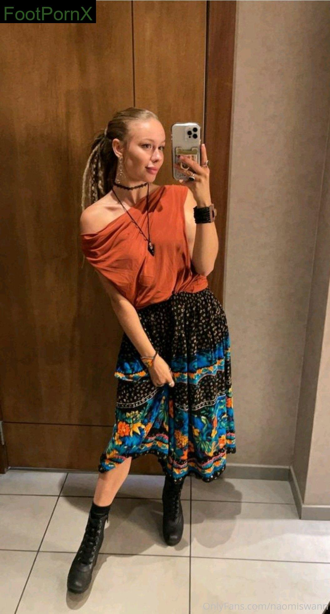naomiswann feet photo 23