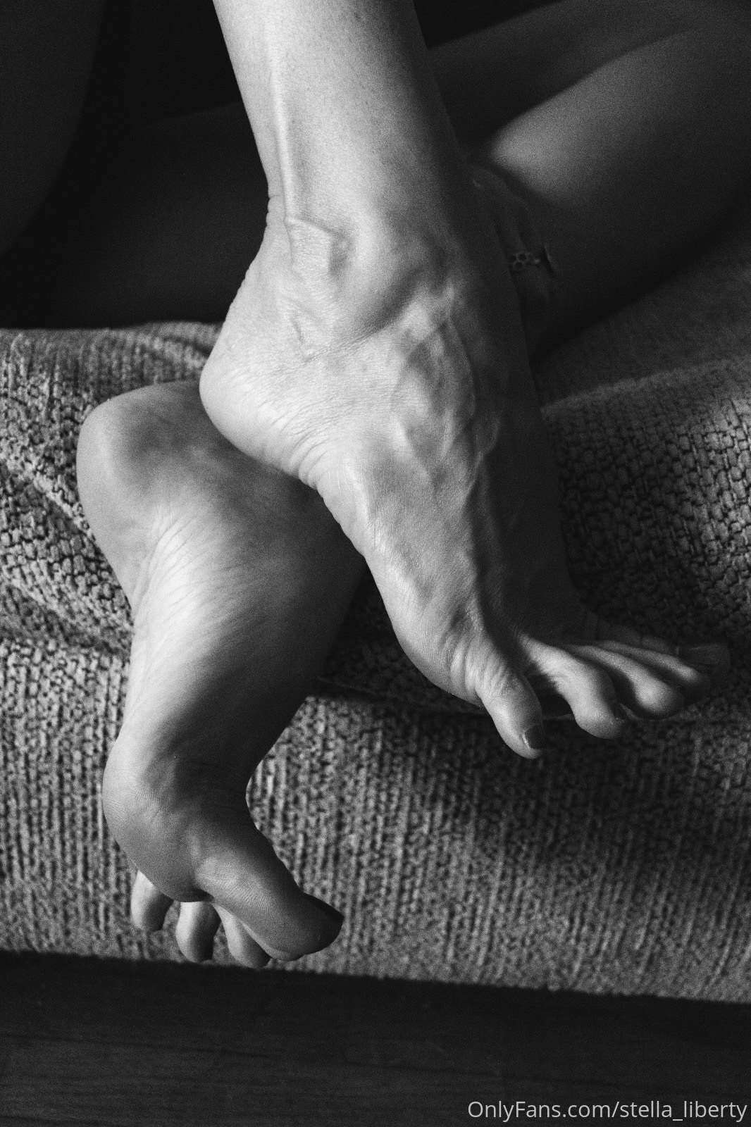 stella_liberty feet photo 3