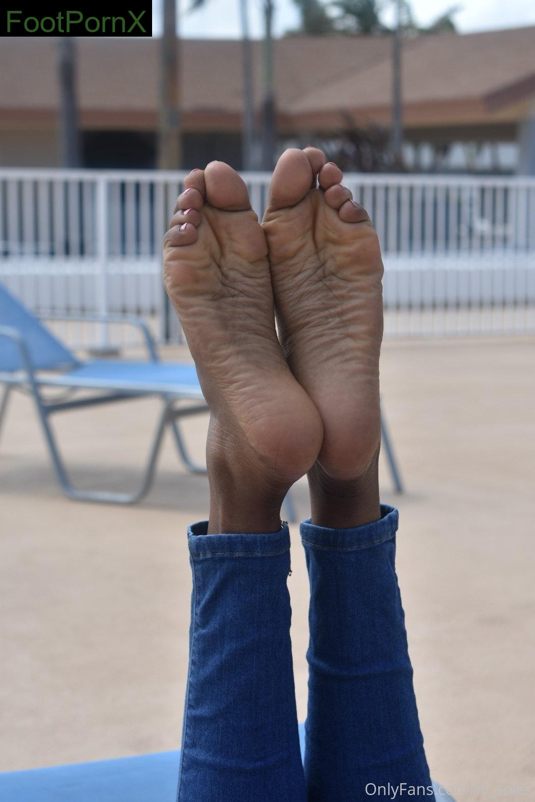 fc_soles feet photo 23