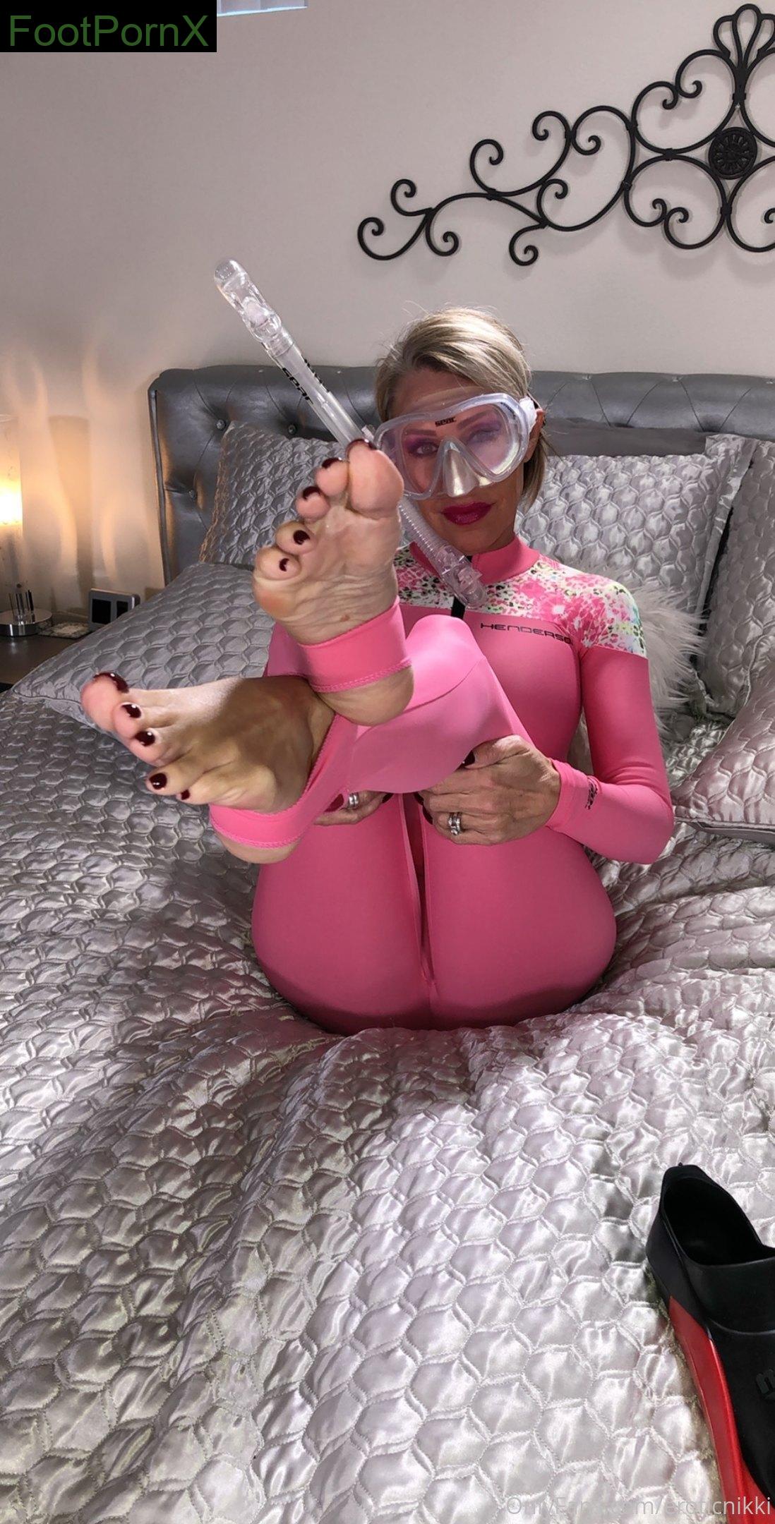 eroticnikki feet photo 23