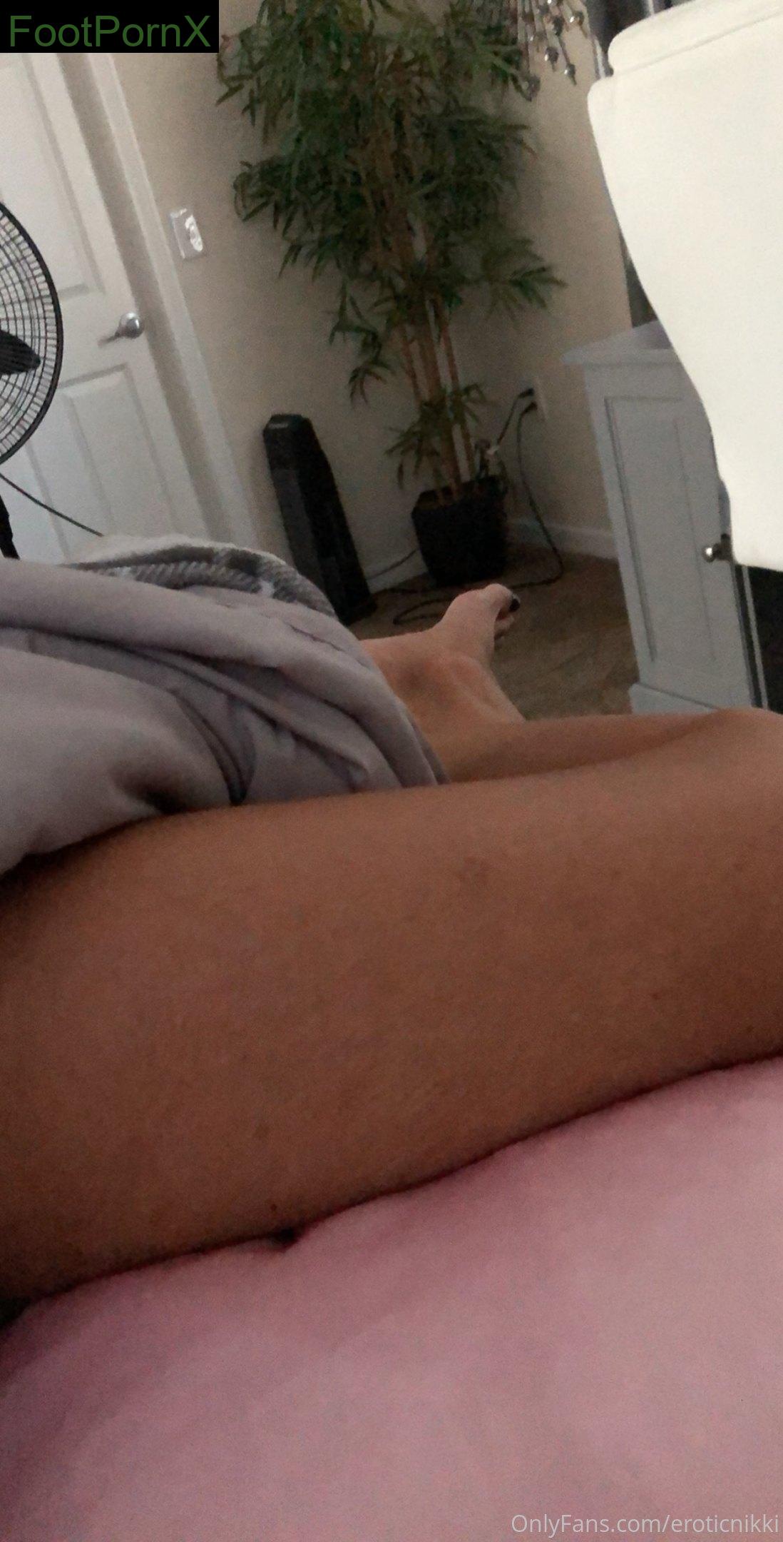 eroticnikki feet photo 22