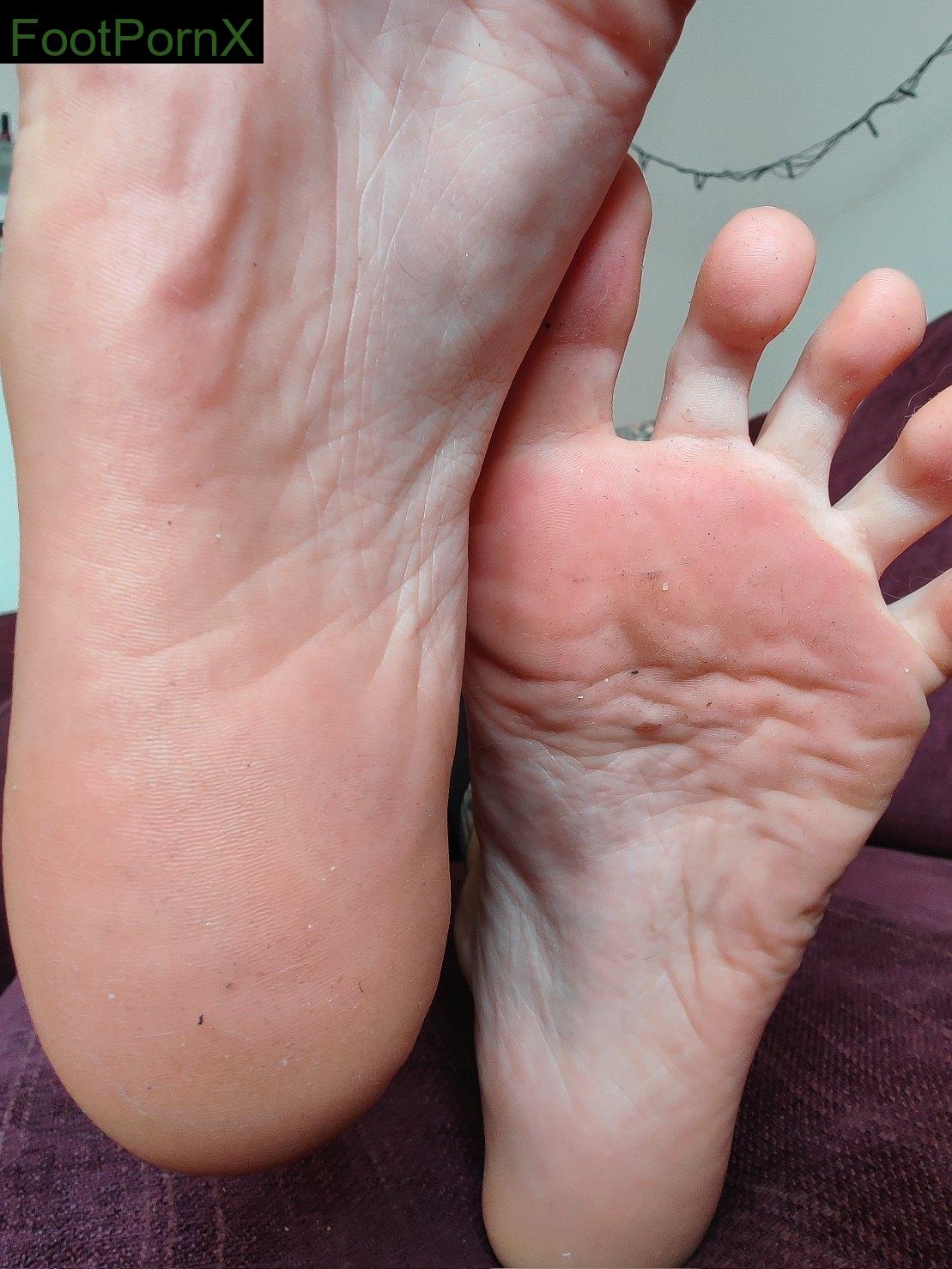 milky.xiu feet photo 17
