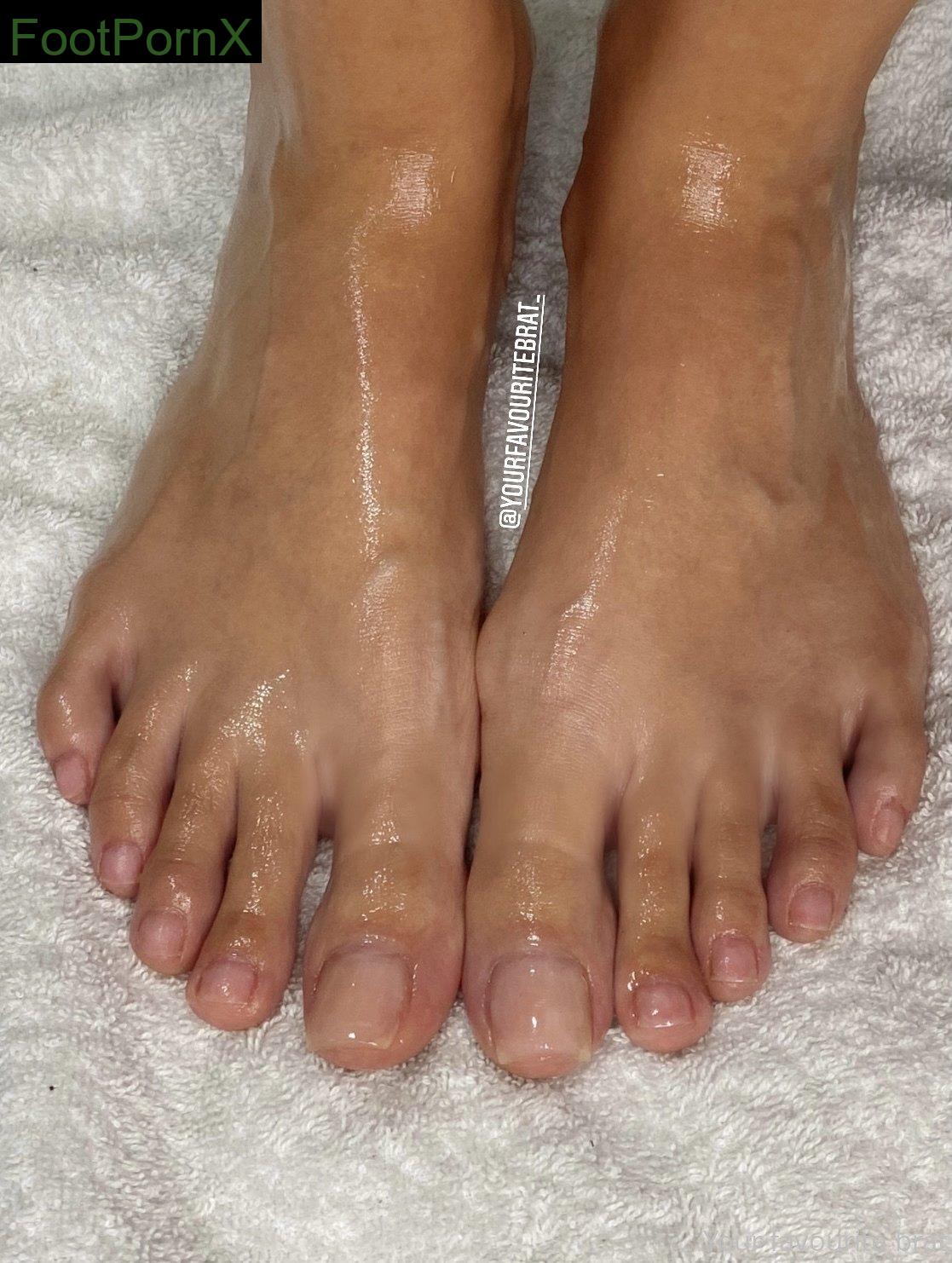 yourfavouritebrat feet photo 4