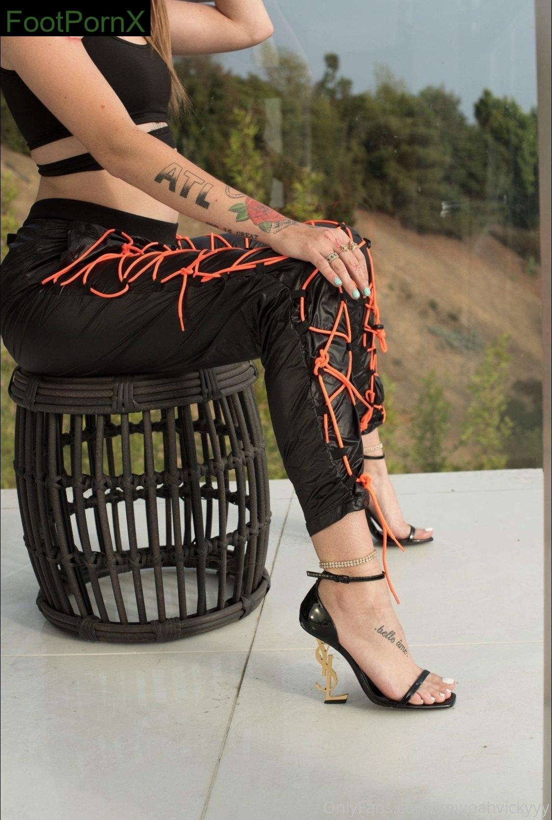 victoriaroseeee feet photo 24