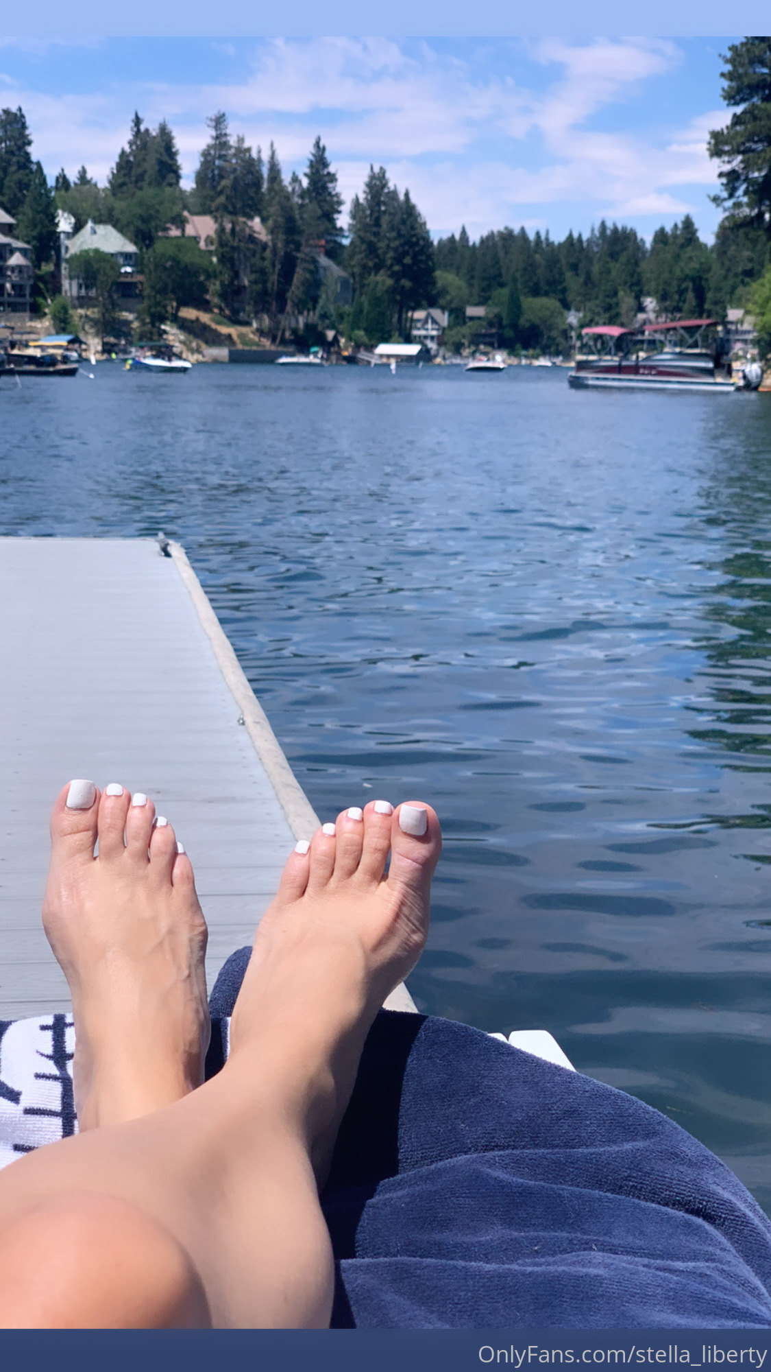 stella_liberty feet photo 4