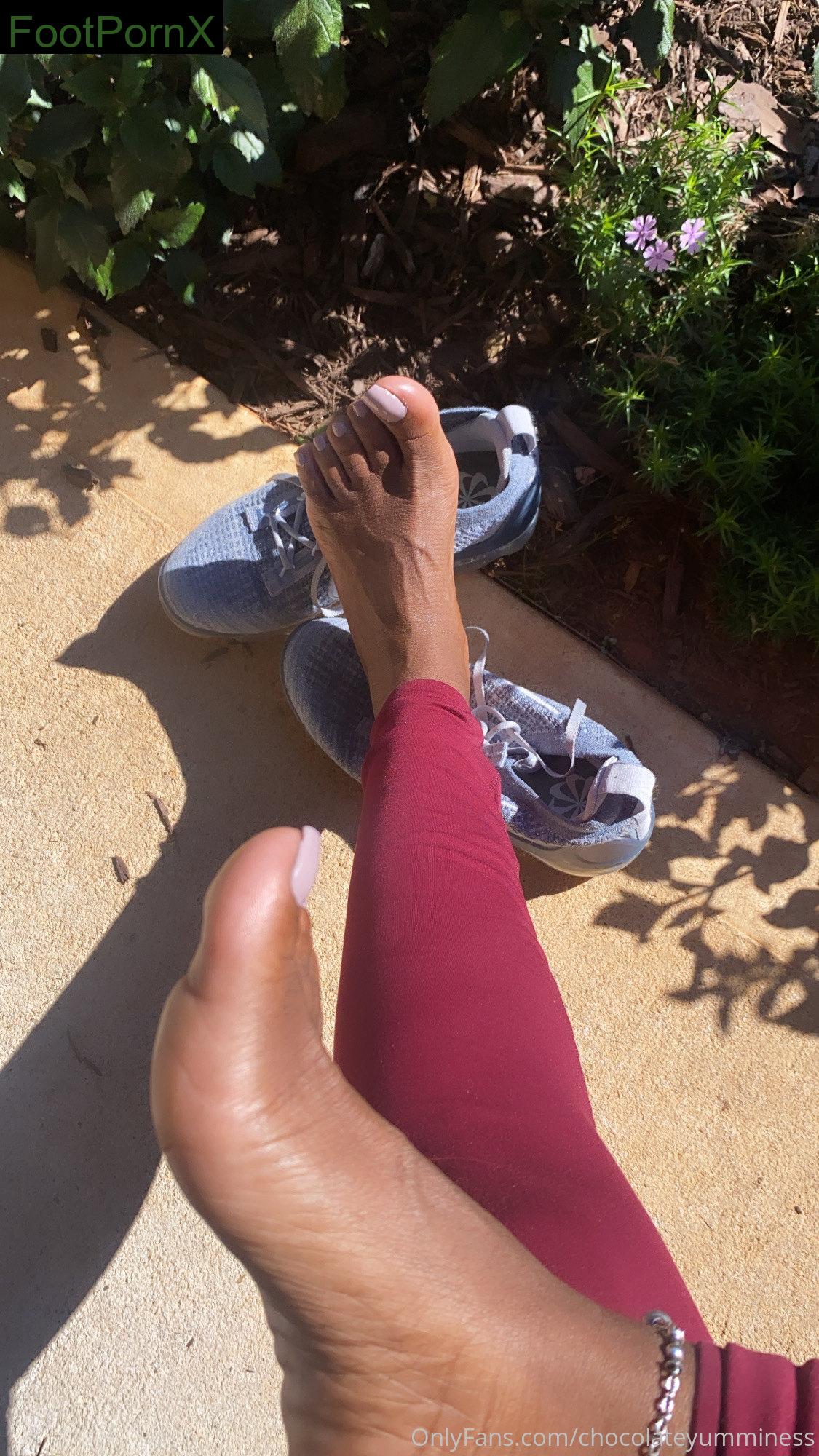 chocolateyumminess feet photo 23