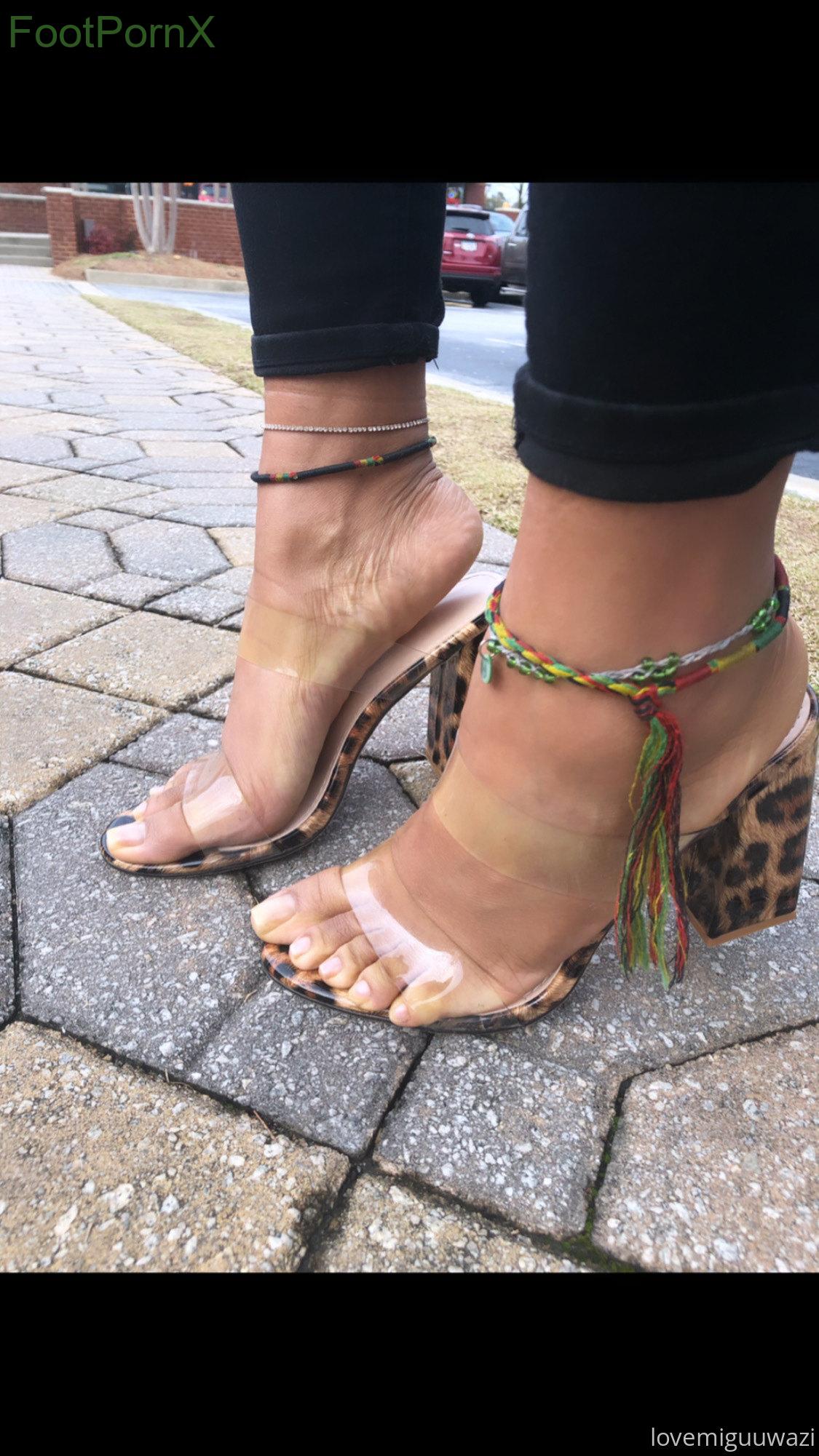 lovemiguuwazi feet photo 22