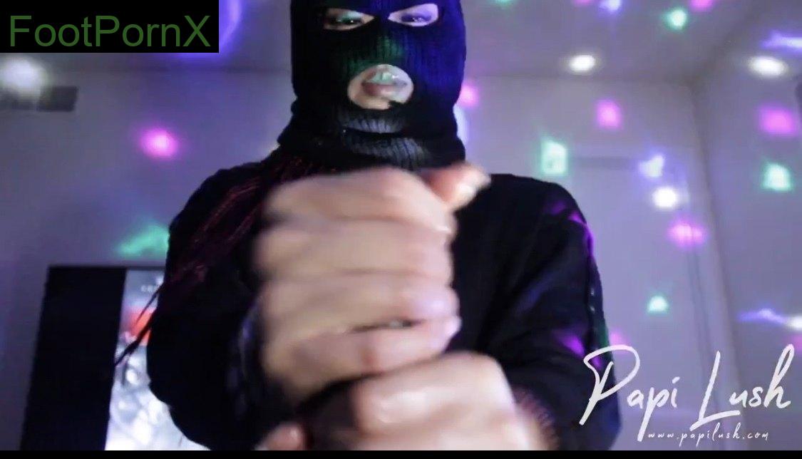 papilush feet photo 1