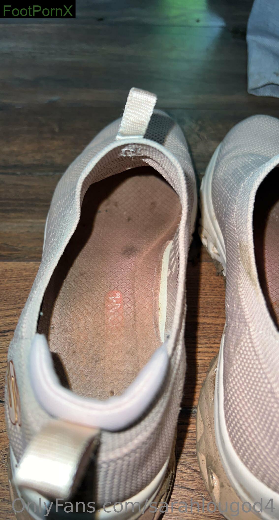 sarahlougod4 feet photo 22