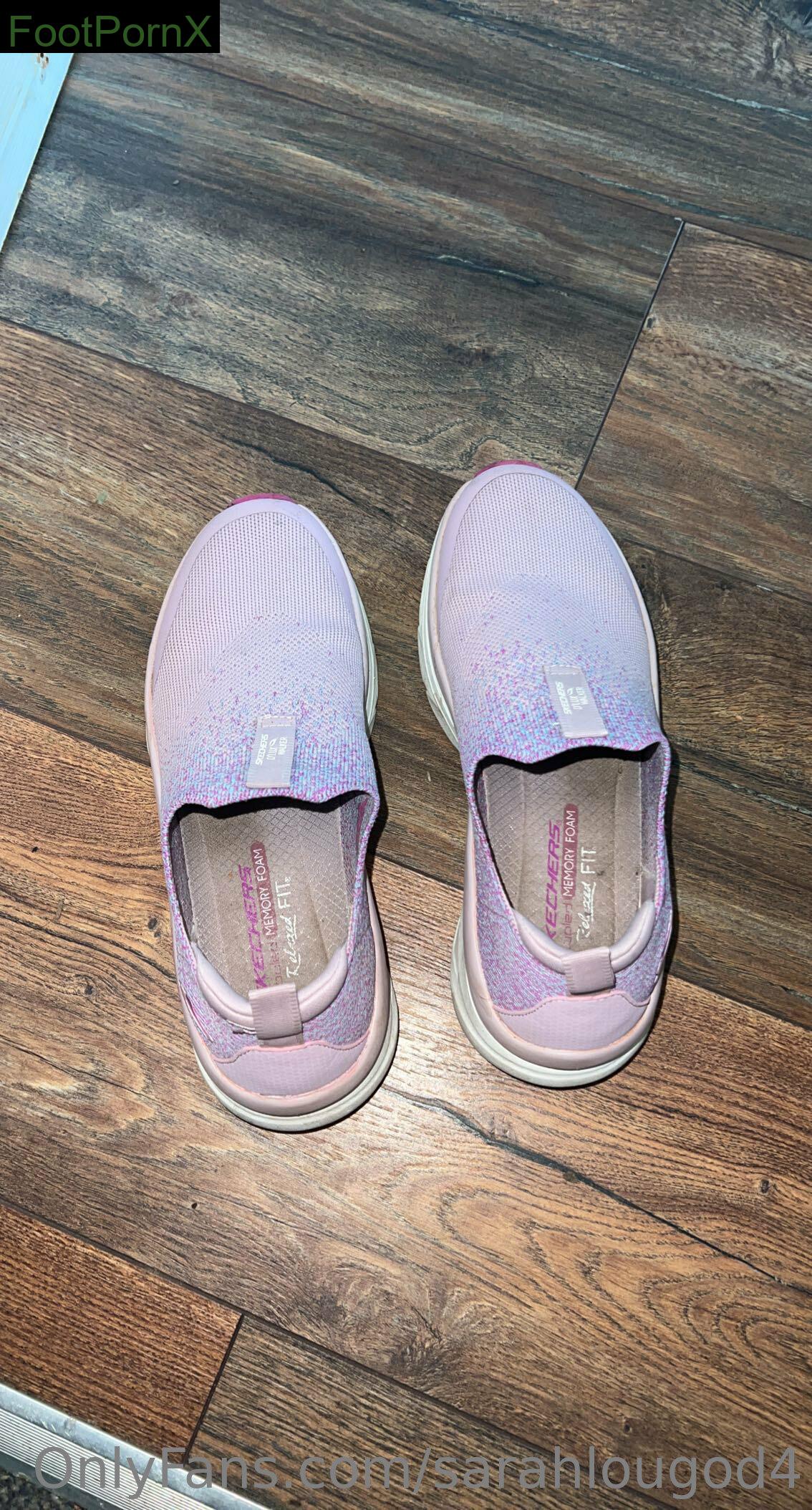 sarahlougod4 feet photo 20