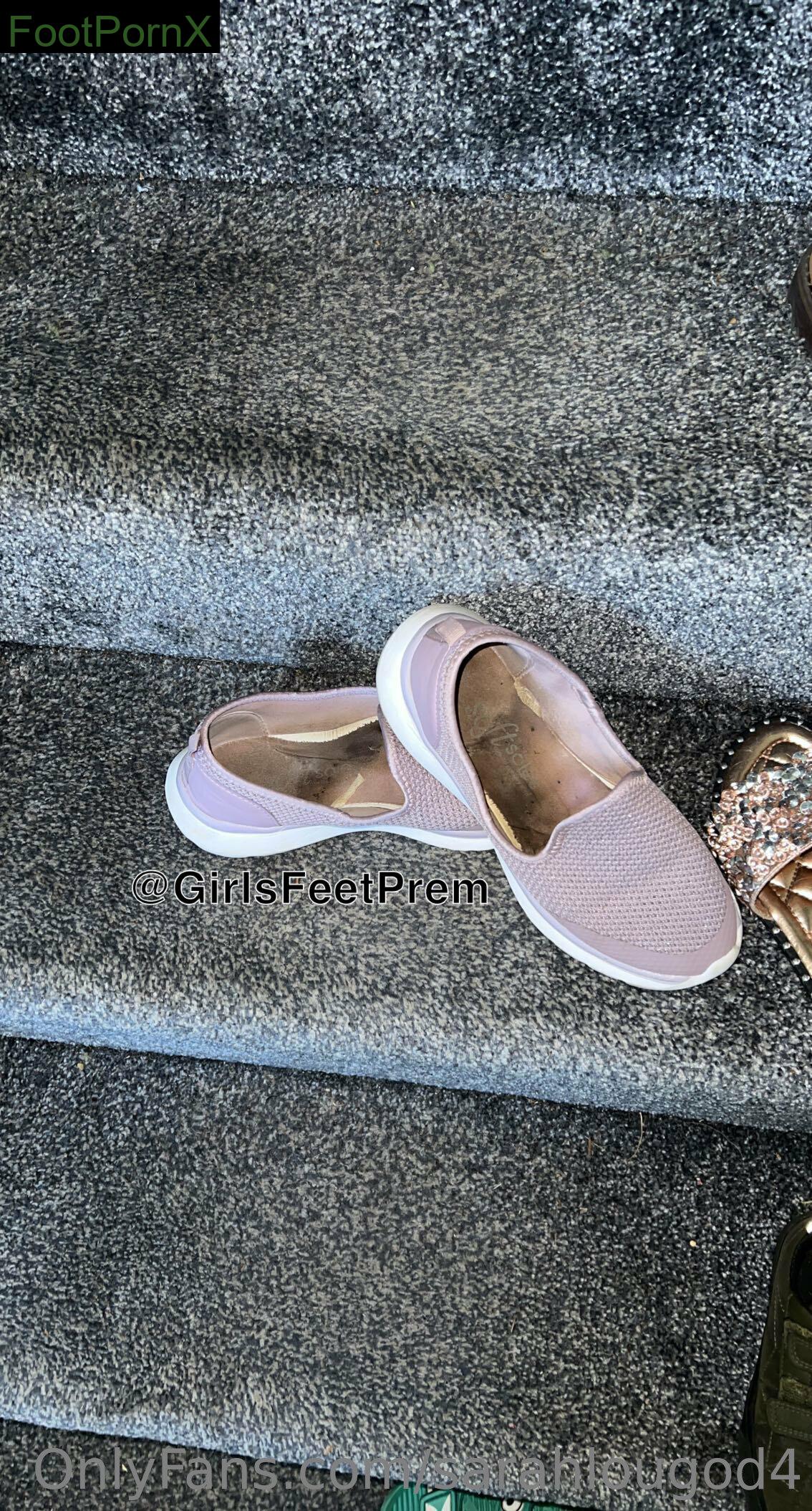 sarahlougod4 feet photo 19