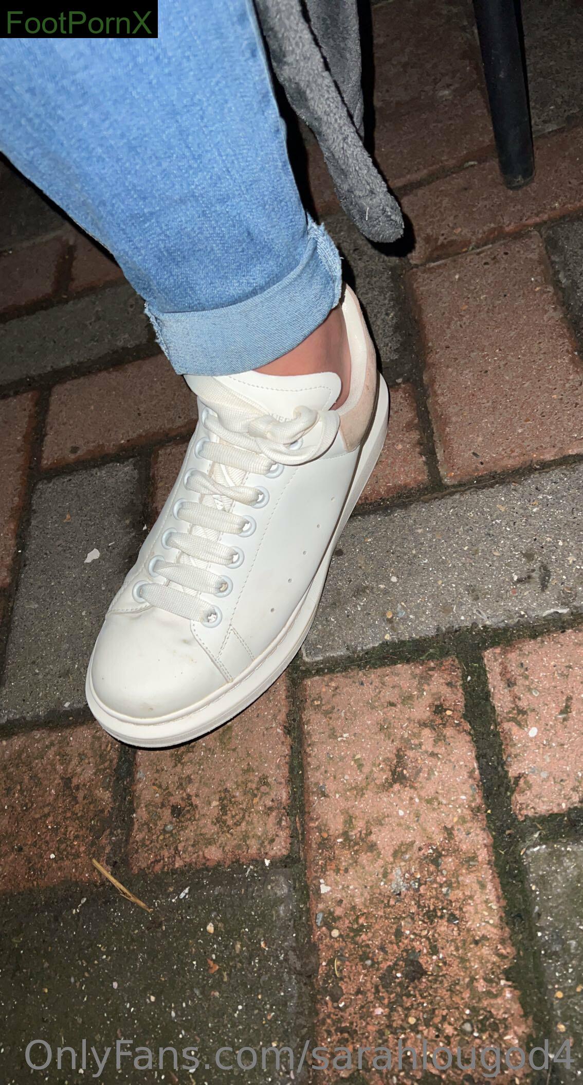sarahlougod4 feet photo 21
