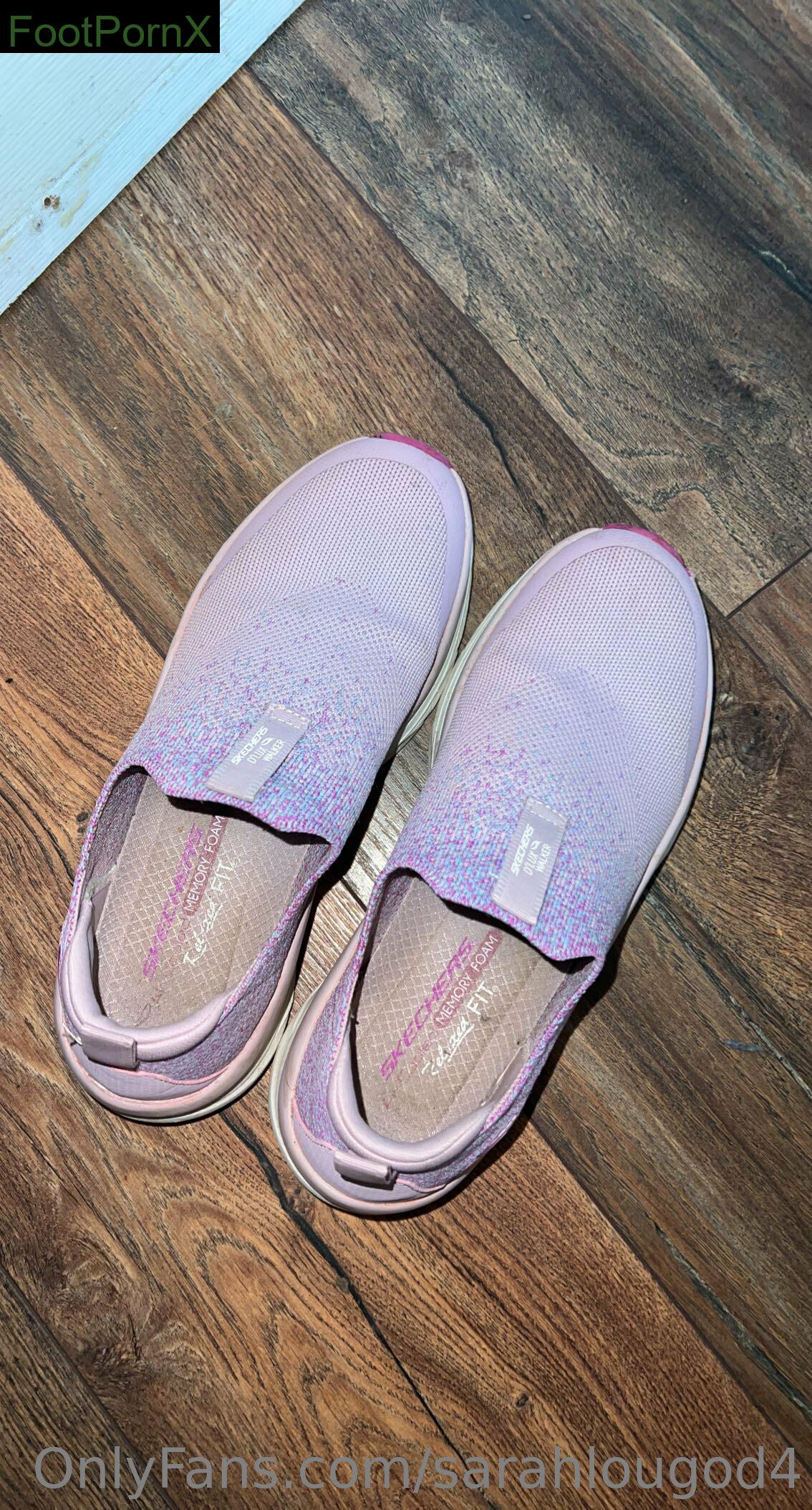 sarahlougod4 feet photo 13