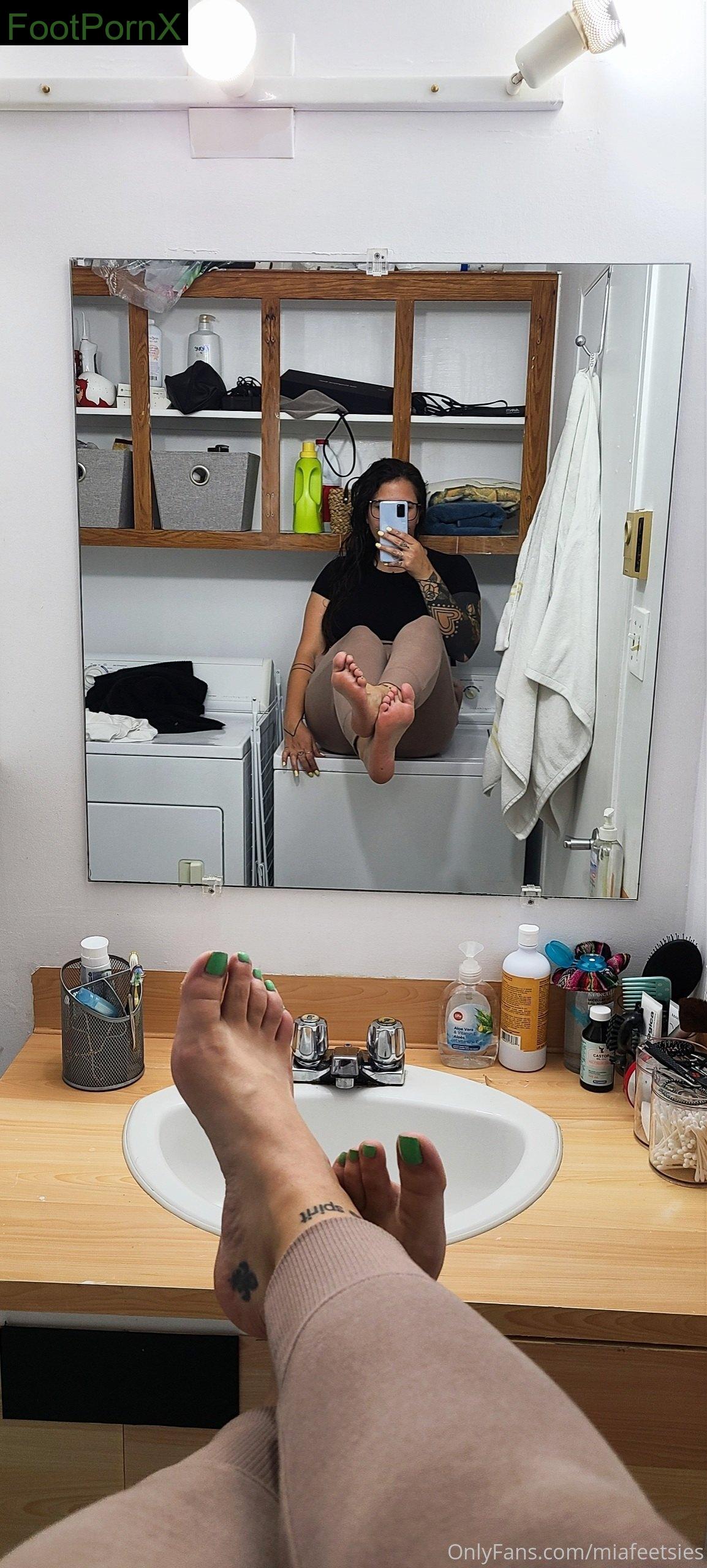 miafeetsies feet photo 4