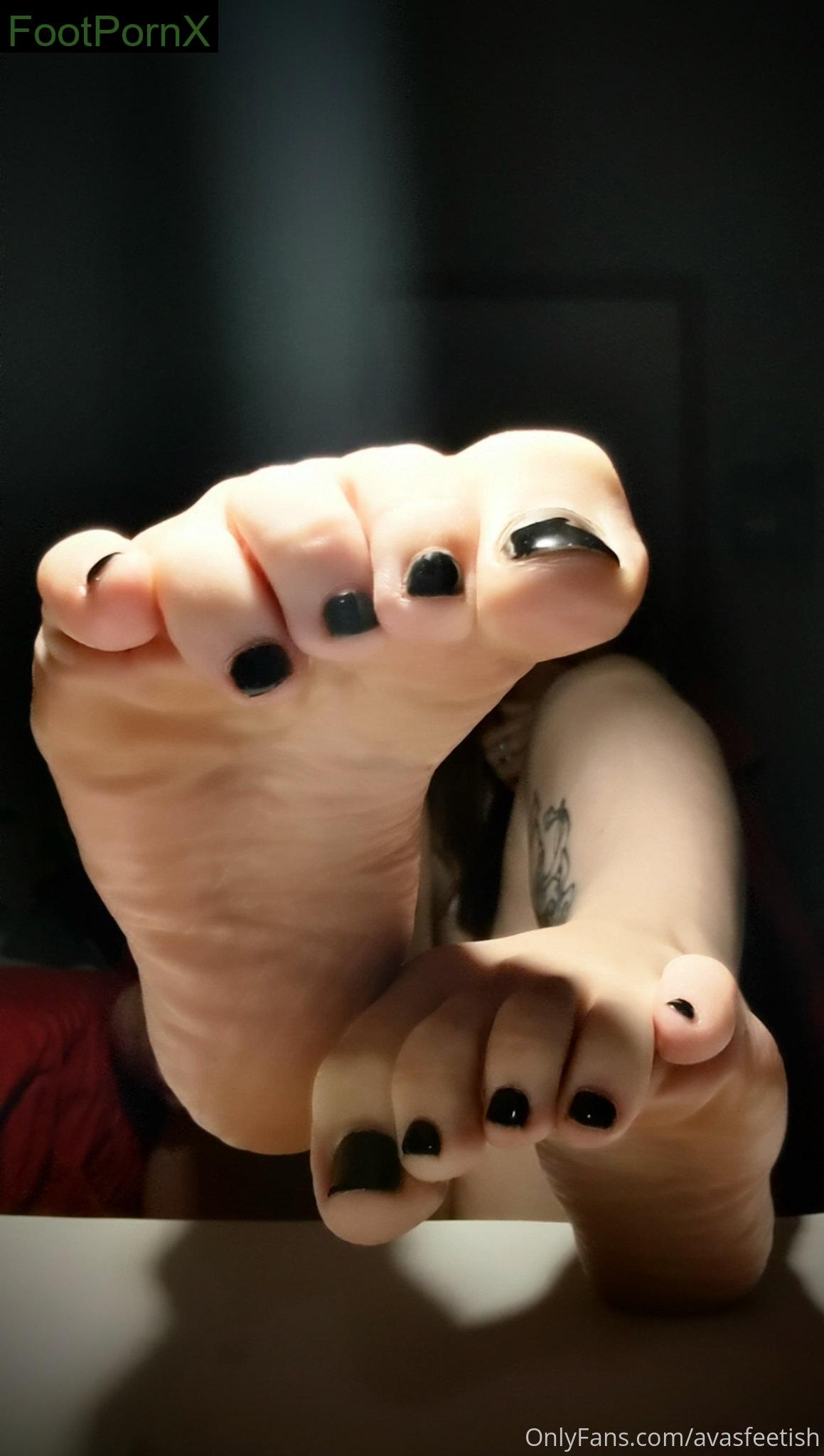 avasfeetish