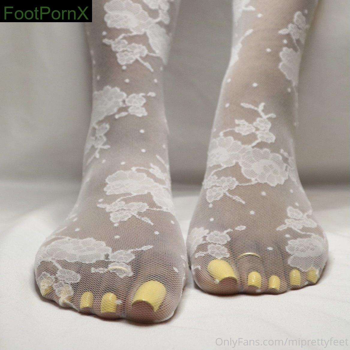 miprettyfeet feet photo 8