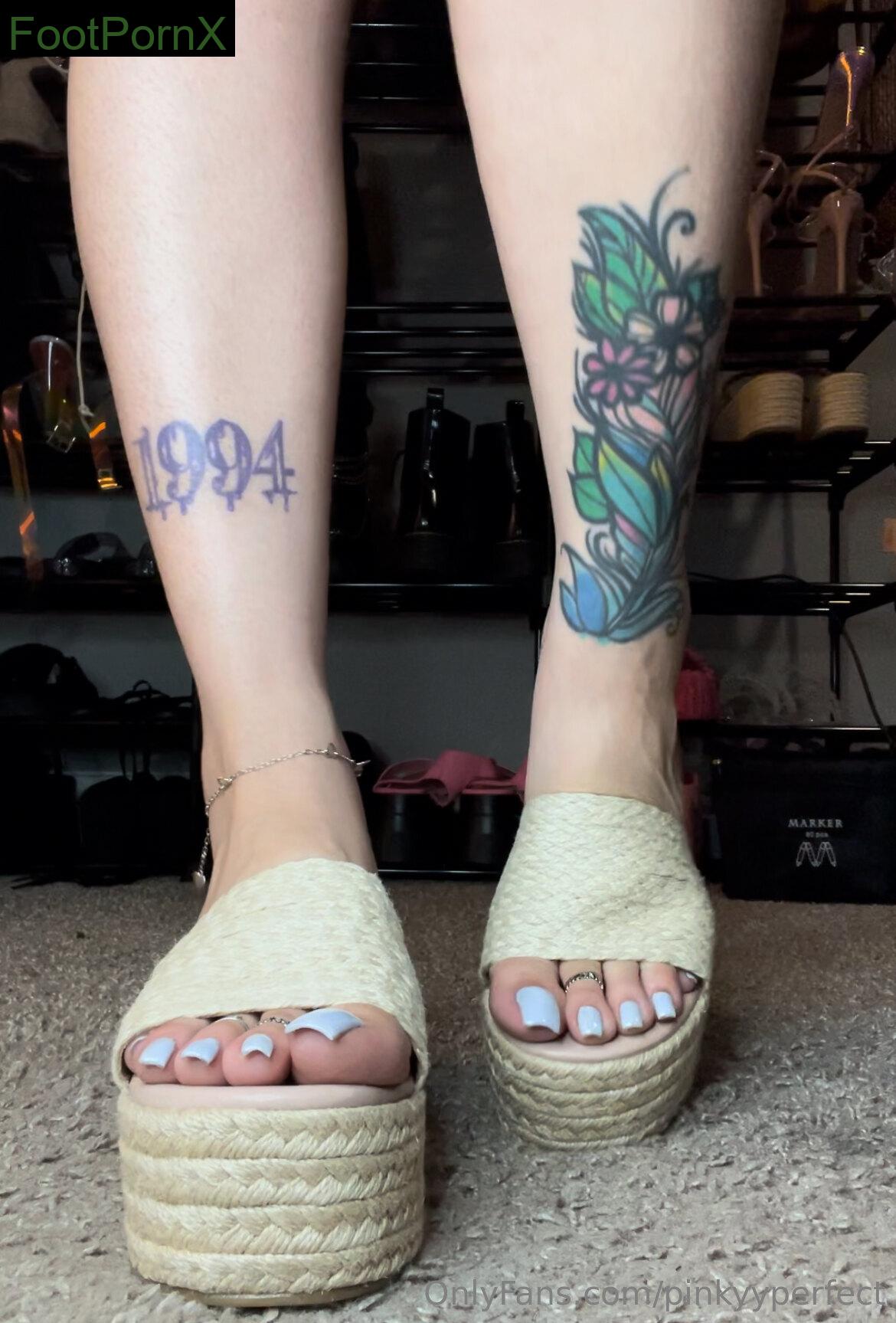 pinkyyperfect feet photo 17