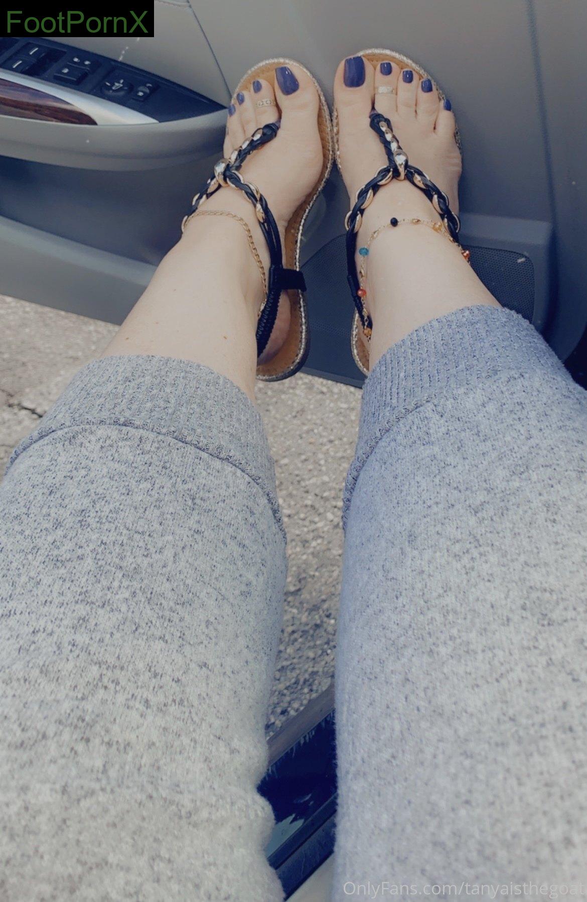 tanyaisthegoat feet photo 24