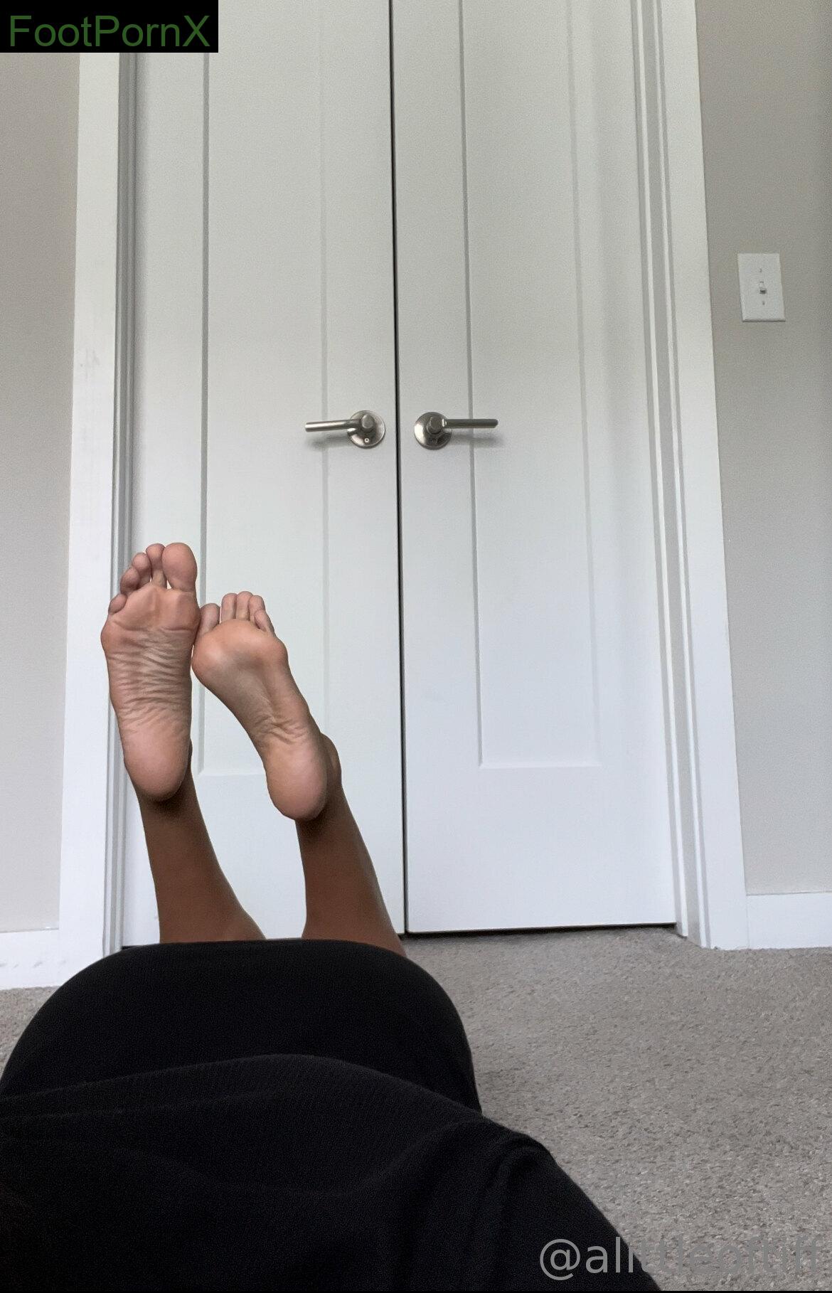 alittleoftiff feet photo 10