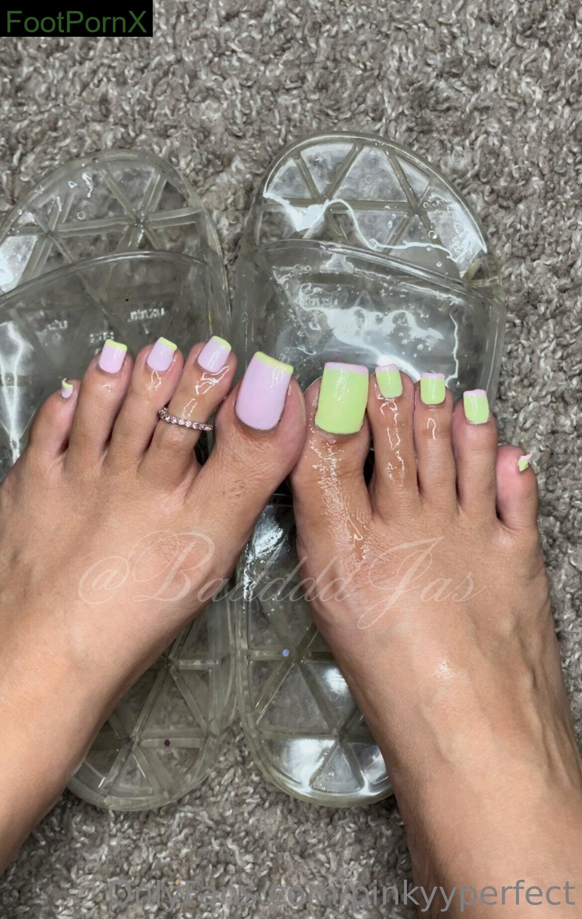 pinkyyperfect feet photo 12