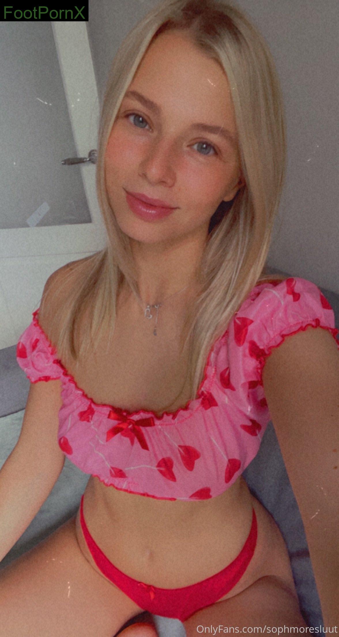 sophmoreschoolgirl feet photo 23