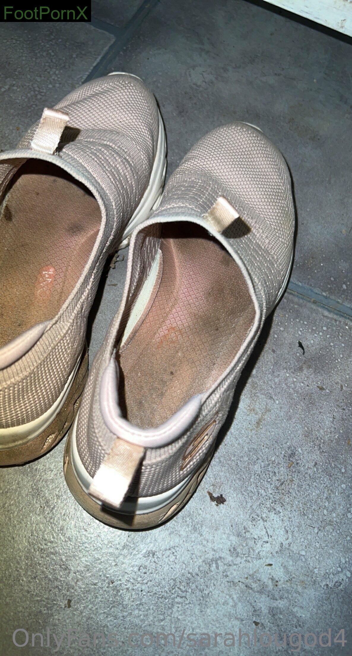 sarahlougod4 feet photo 14