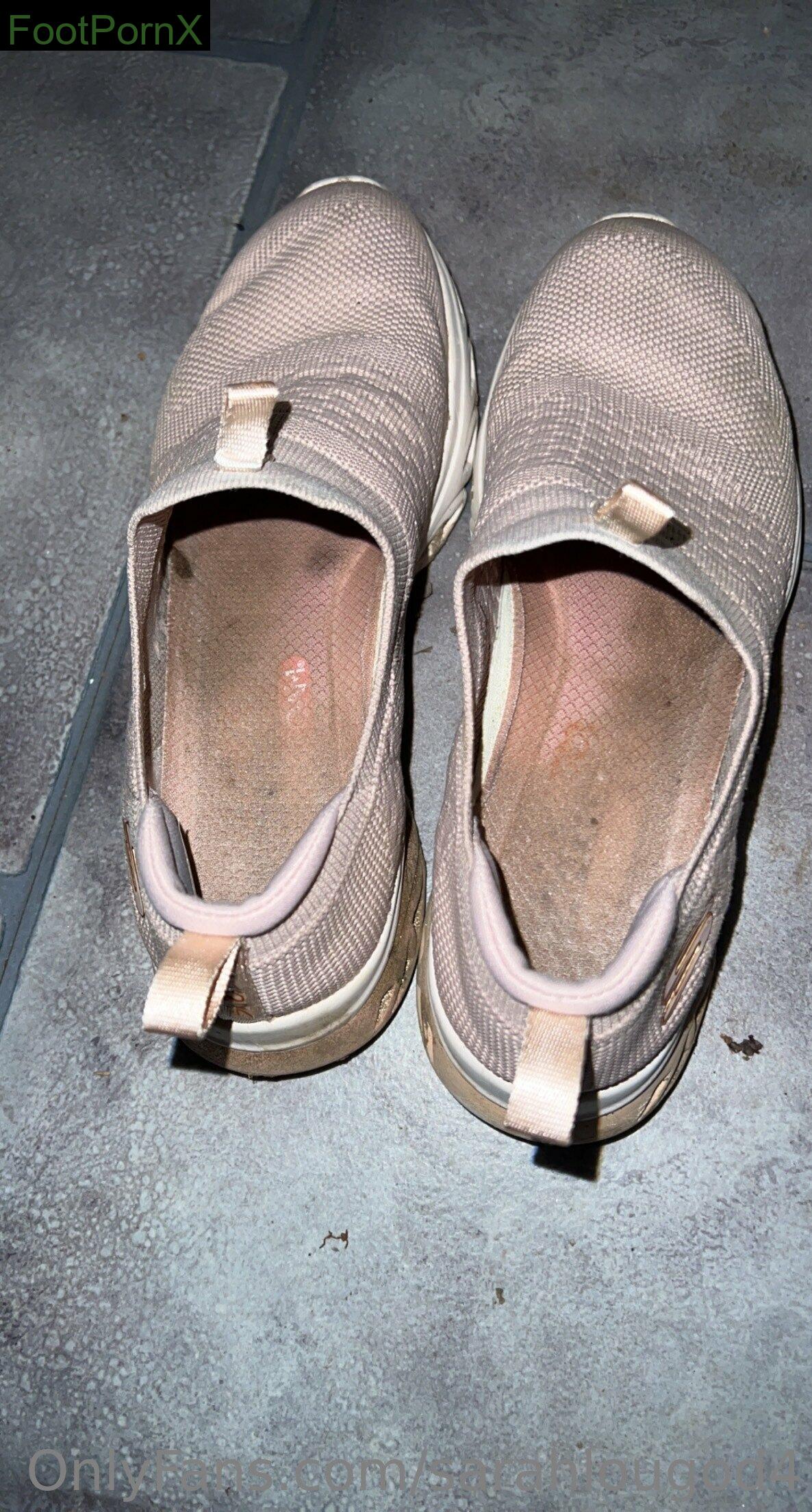 sarahlougod4 feet photo 6
