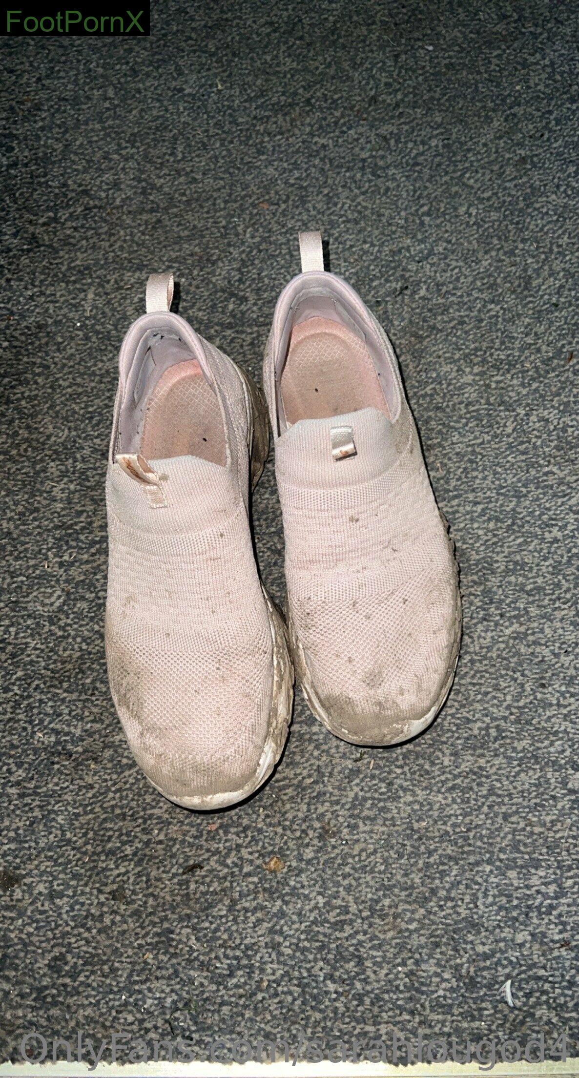 sarahlougod4 feet photo 3