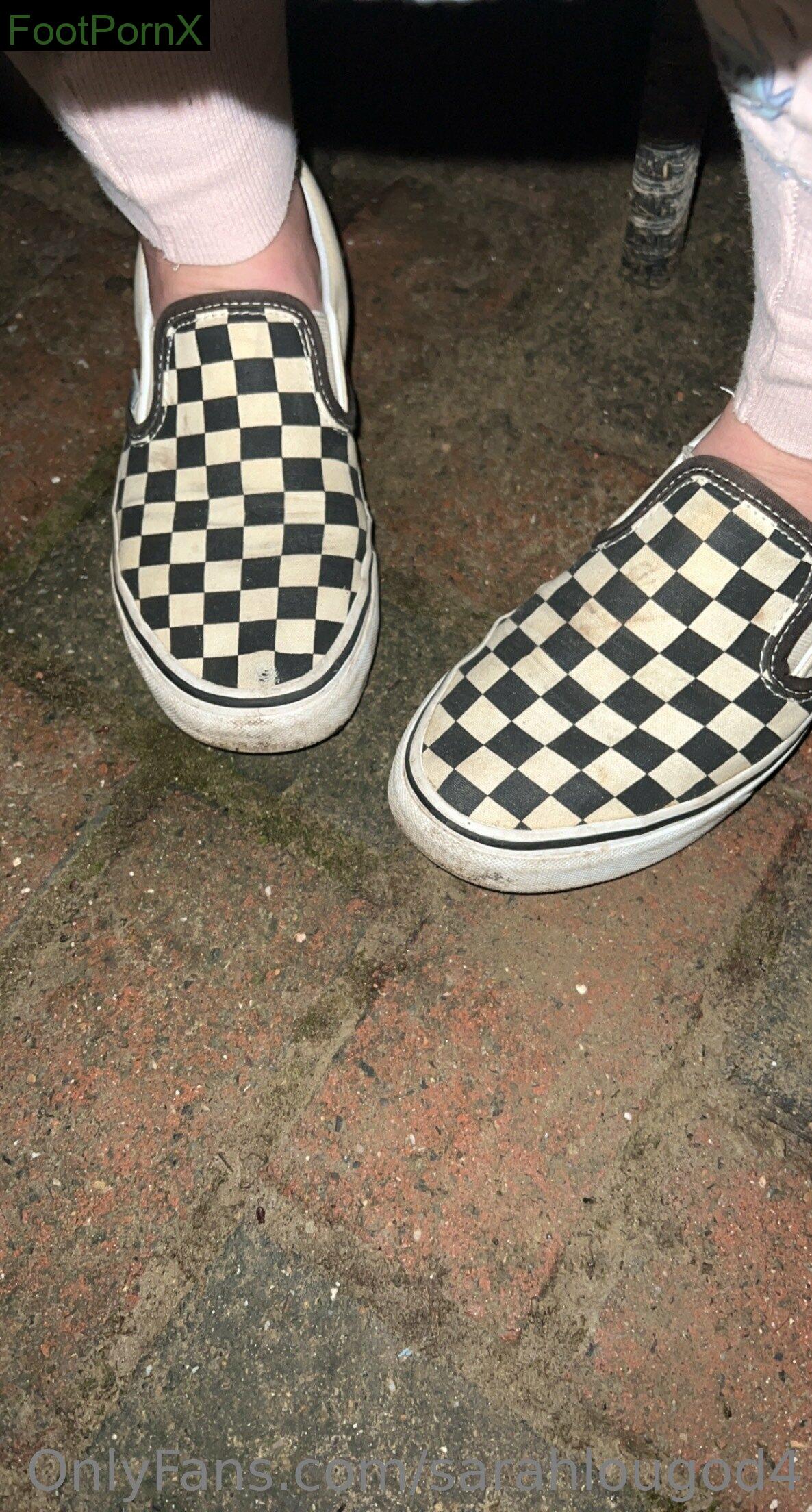 sarahlougod4 feet photo 7