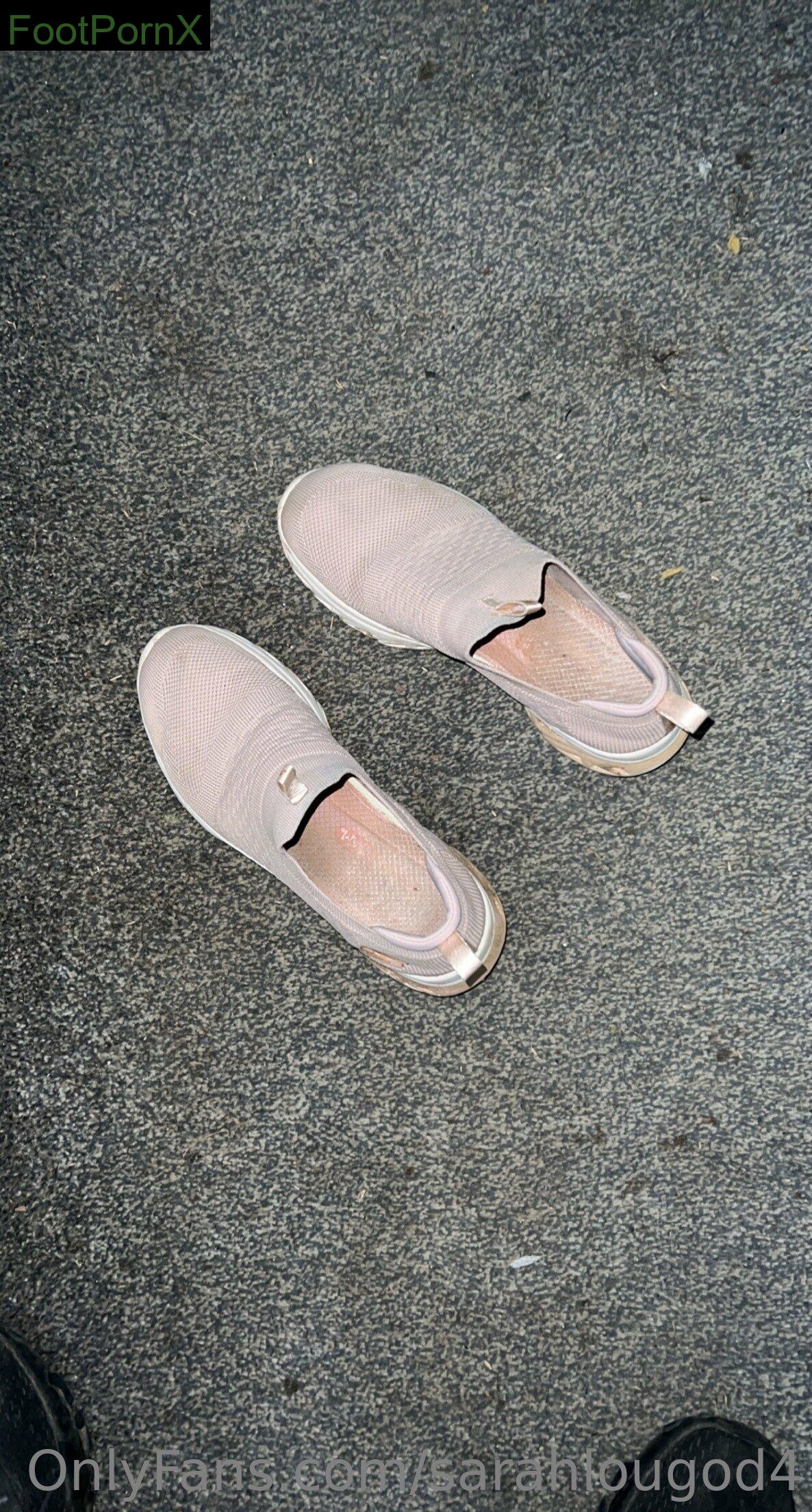 sarahlougod4 feet photo 13