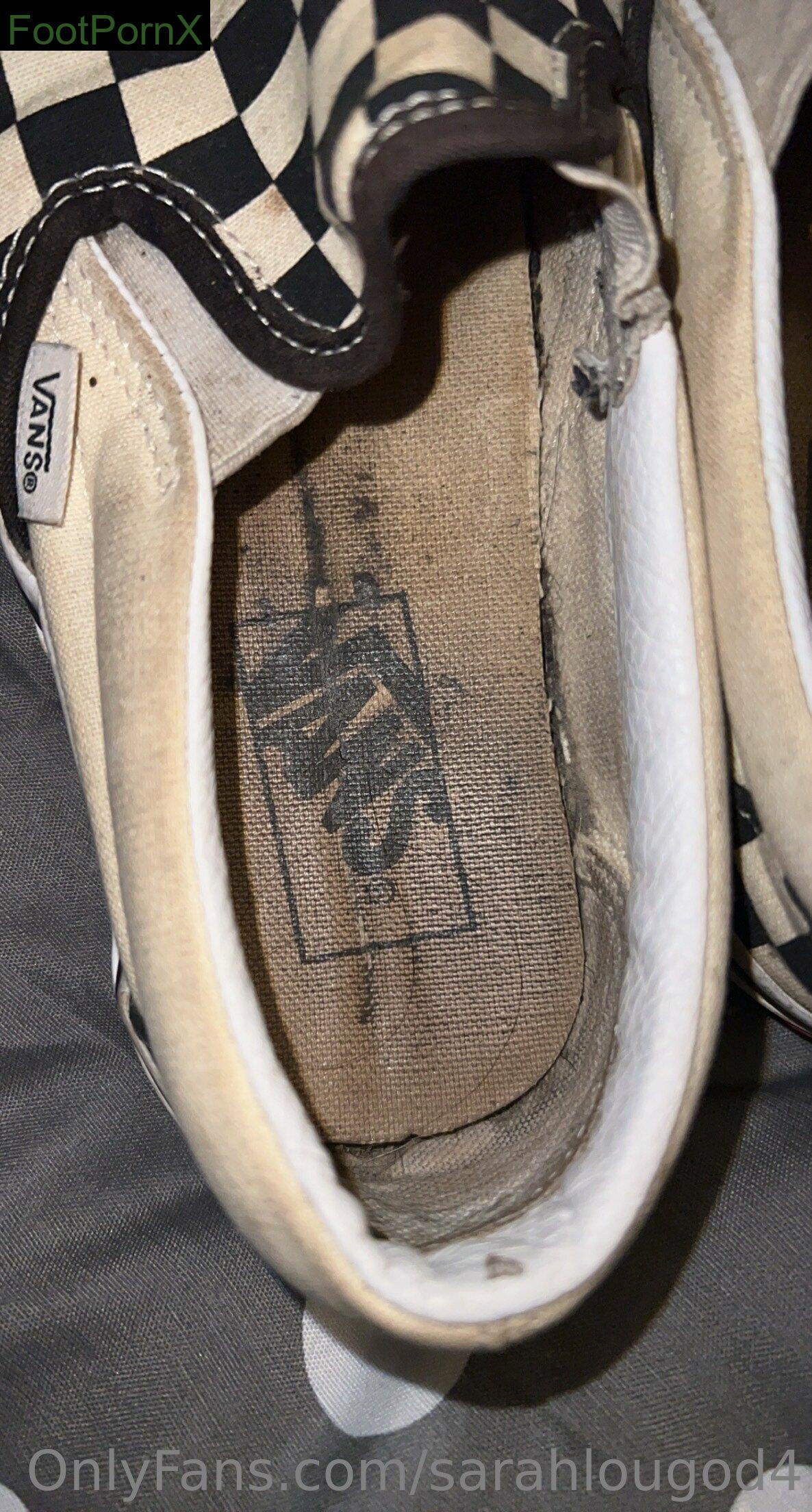 sarahlougod4 feet photo 15
