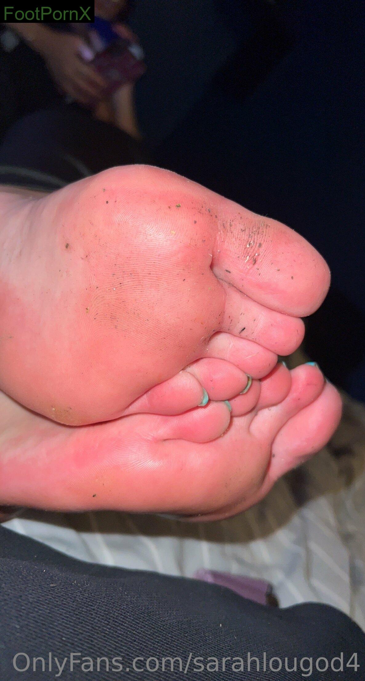 sarahlougod4 feet photo 18