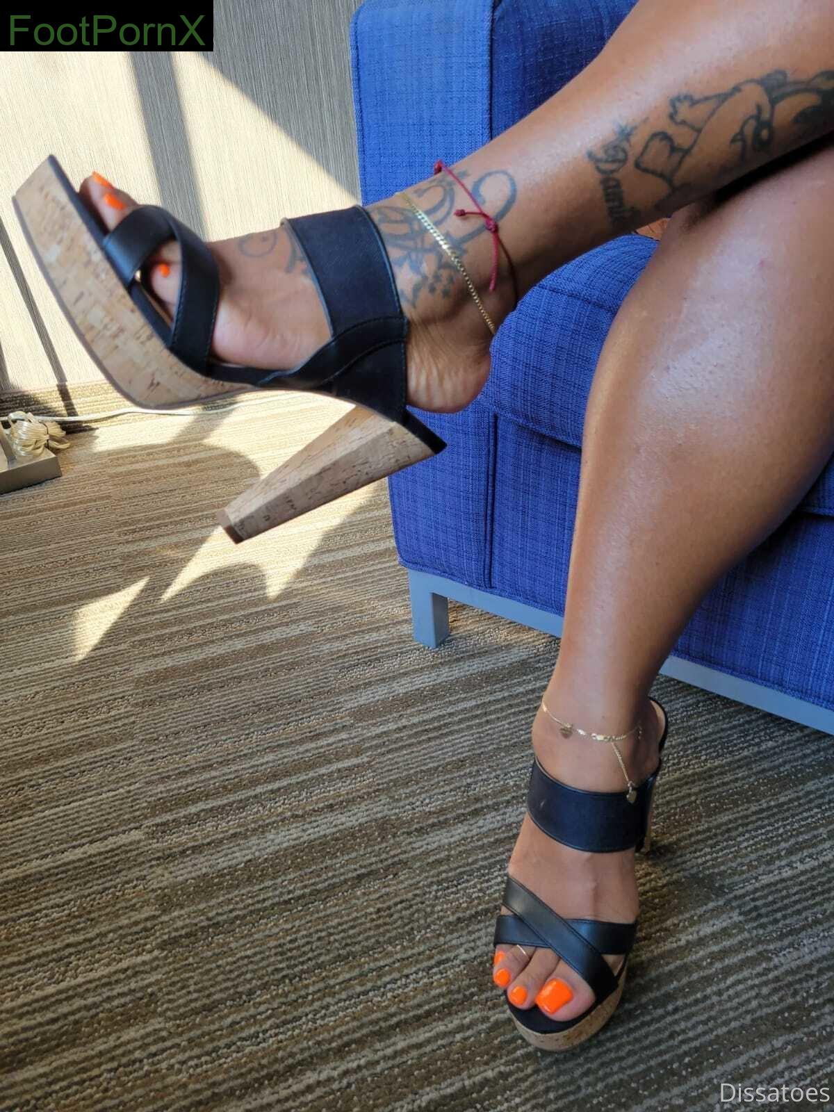 dissatoes feet photo 19