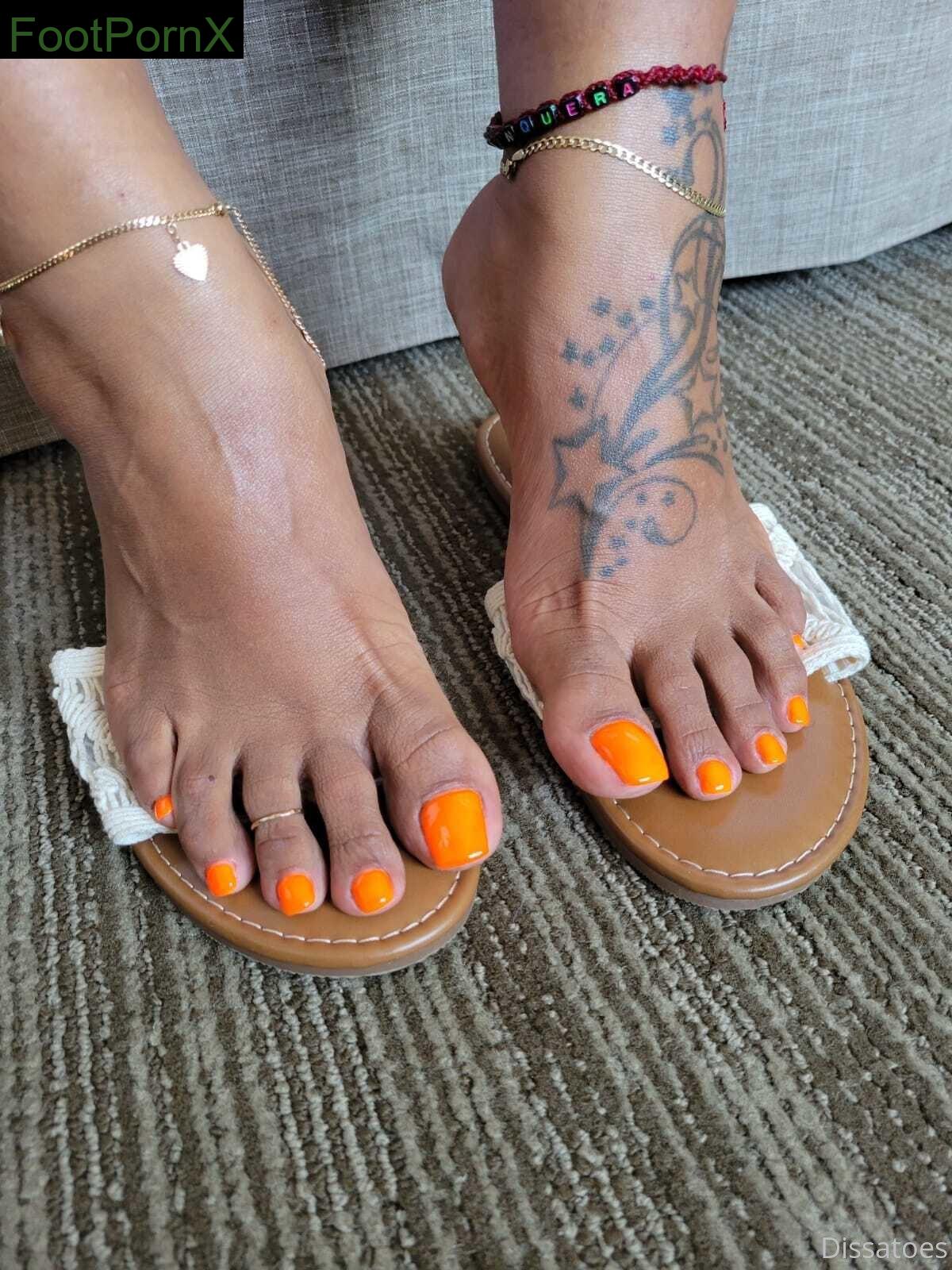 dissatoes feet photo 22