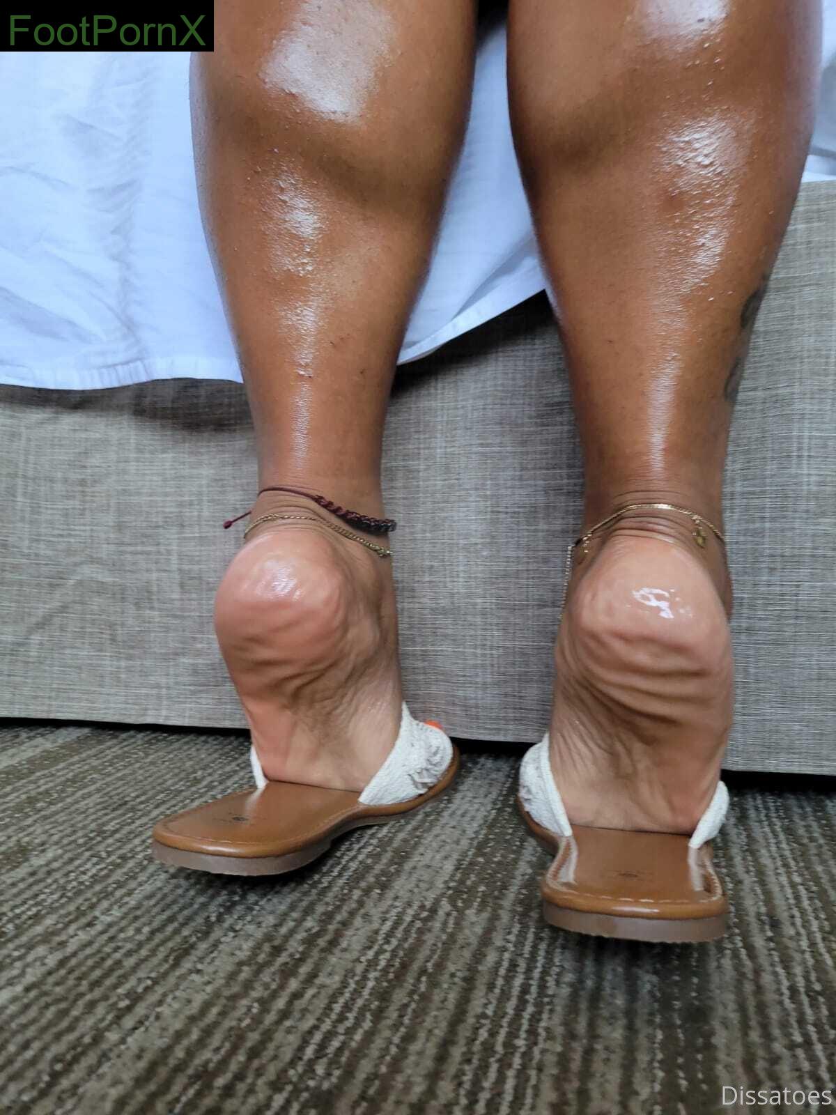 dissatoes feet photo 20