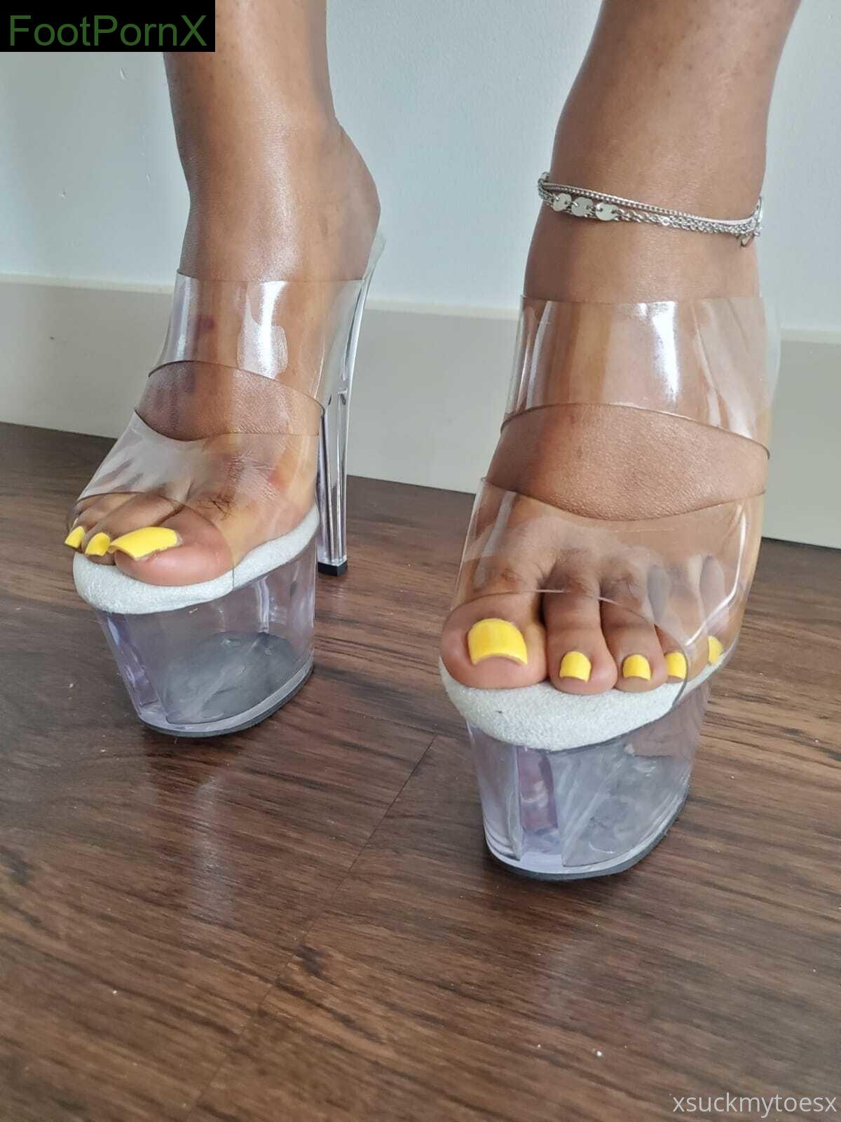 xsuckmytoesx