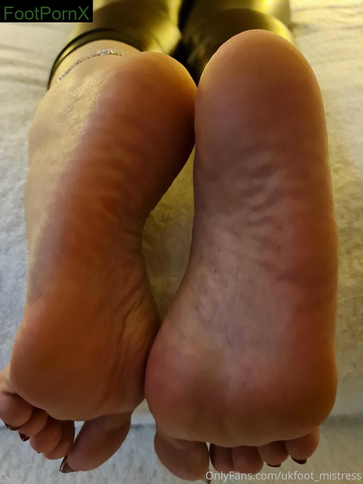 ukfoot_mistress feet photo 21