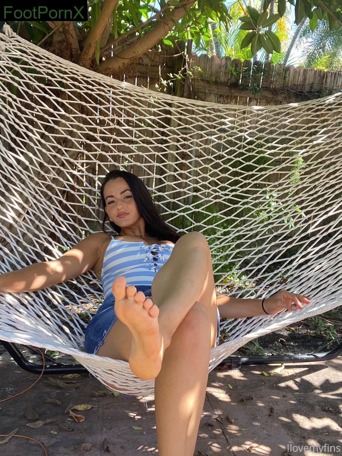 iluvmyfins feet photo 13