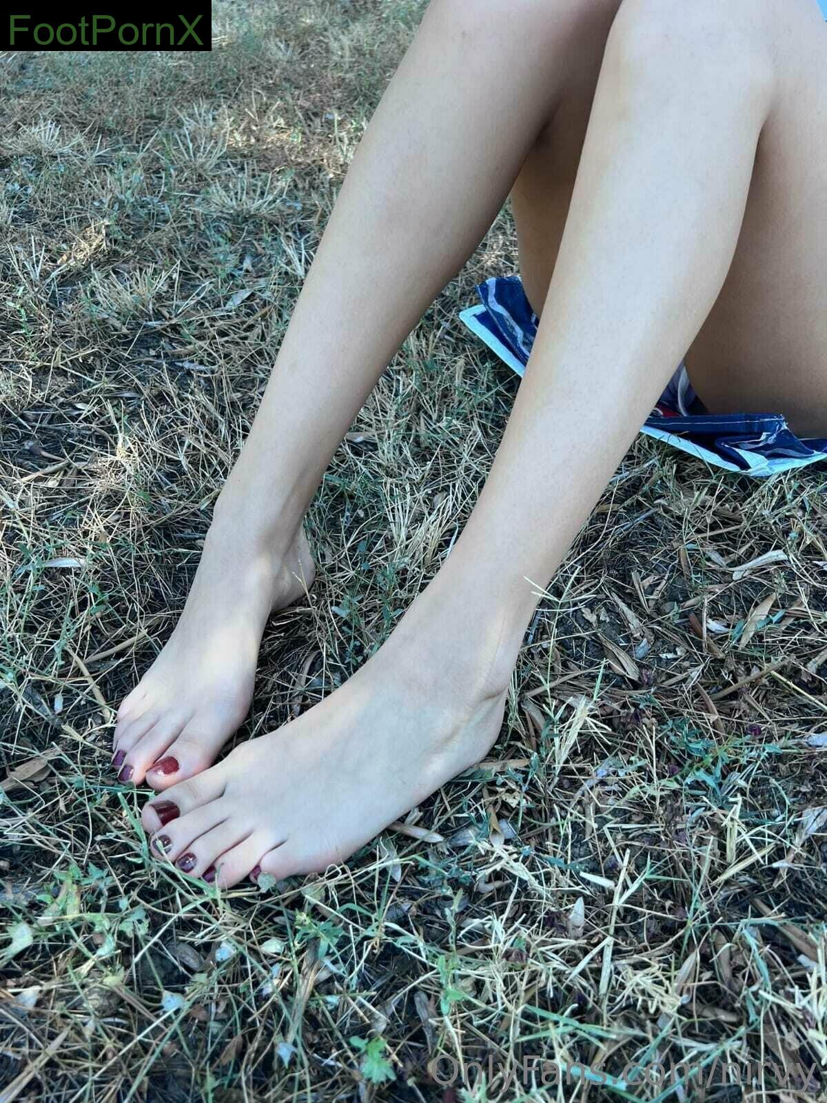 nirvy feet photo 3