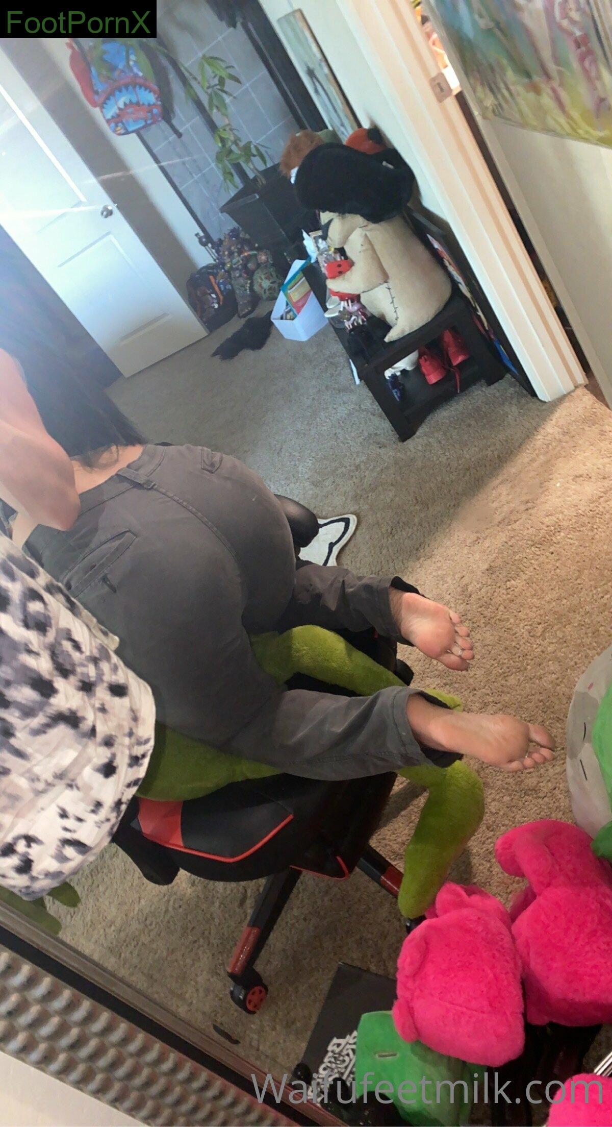 waifufeetmilk feet photo 21