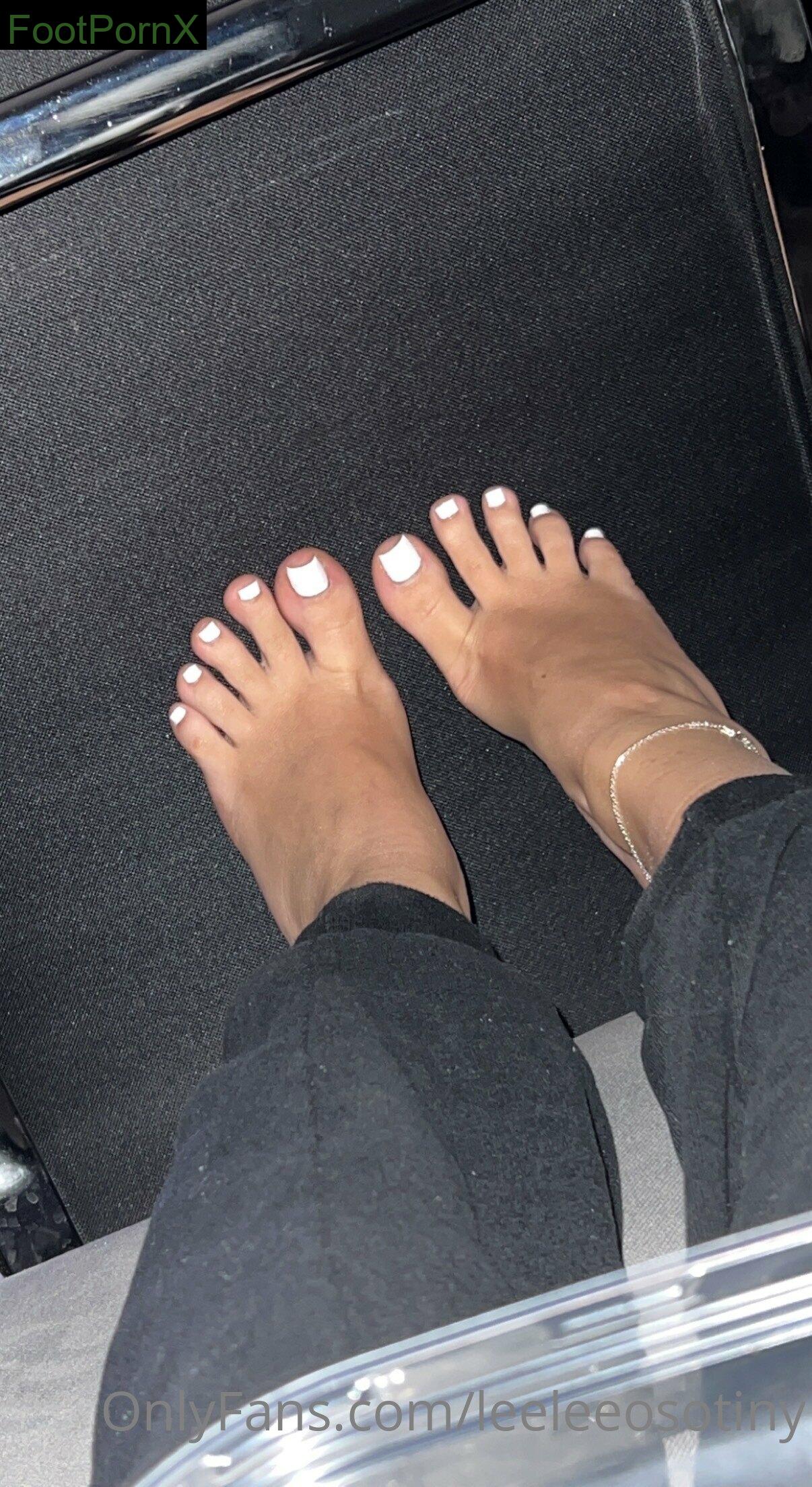 leeleeosotiny feet photo 17