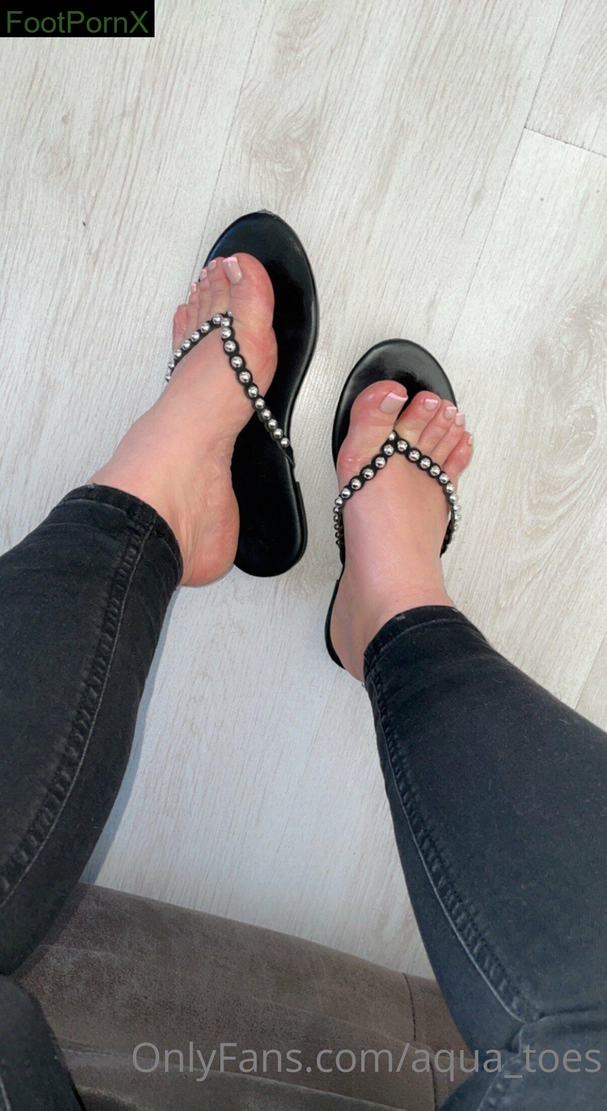 aqua_toes feet photo 24