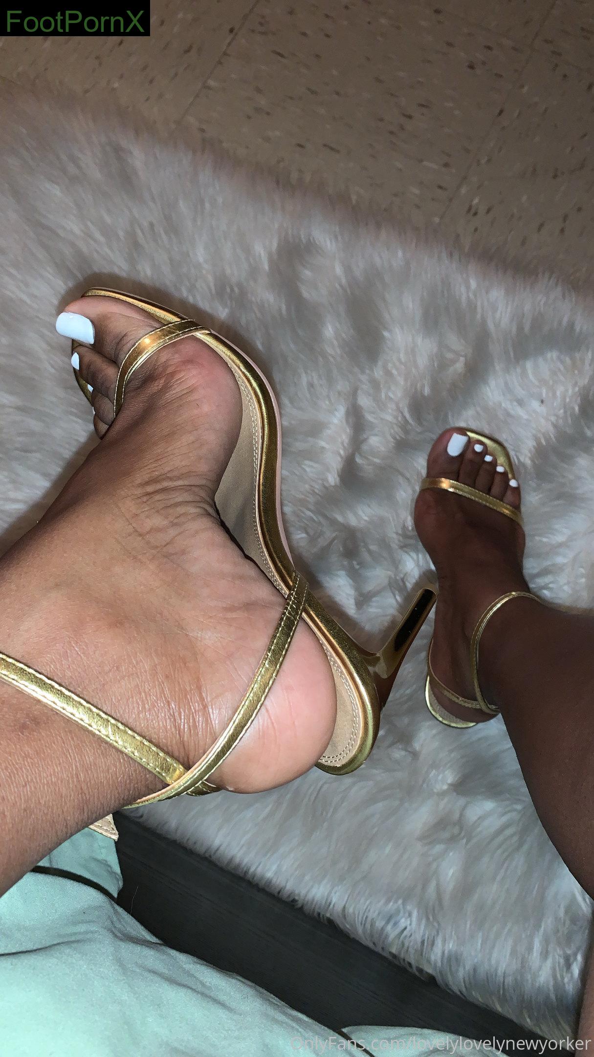 lovelylovelynewyorker feet photo 14