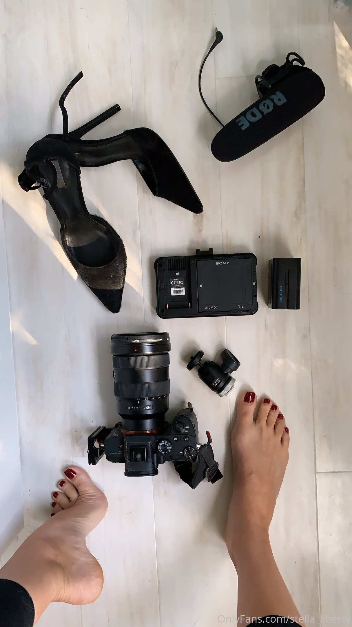 stella_liberty feet photo 15