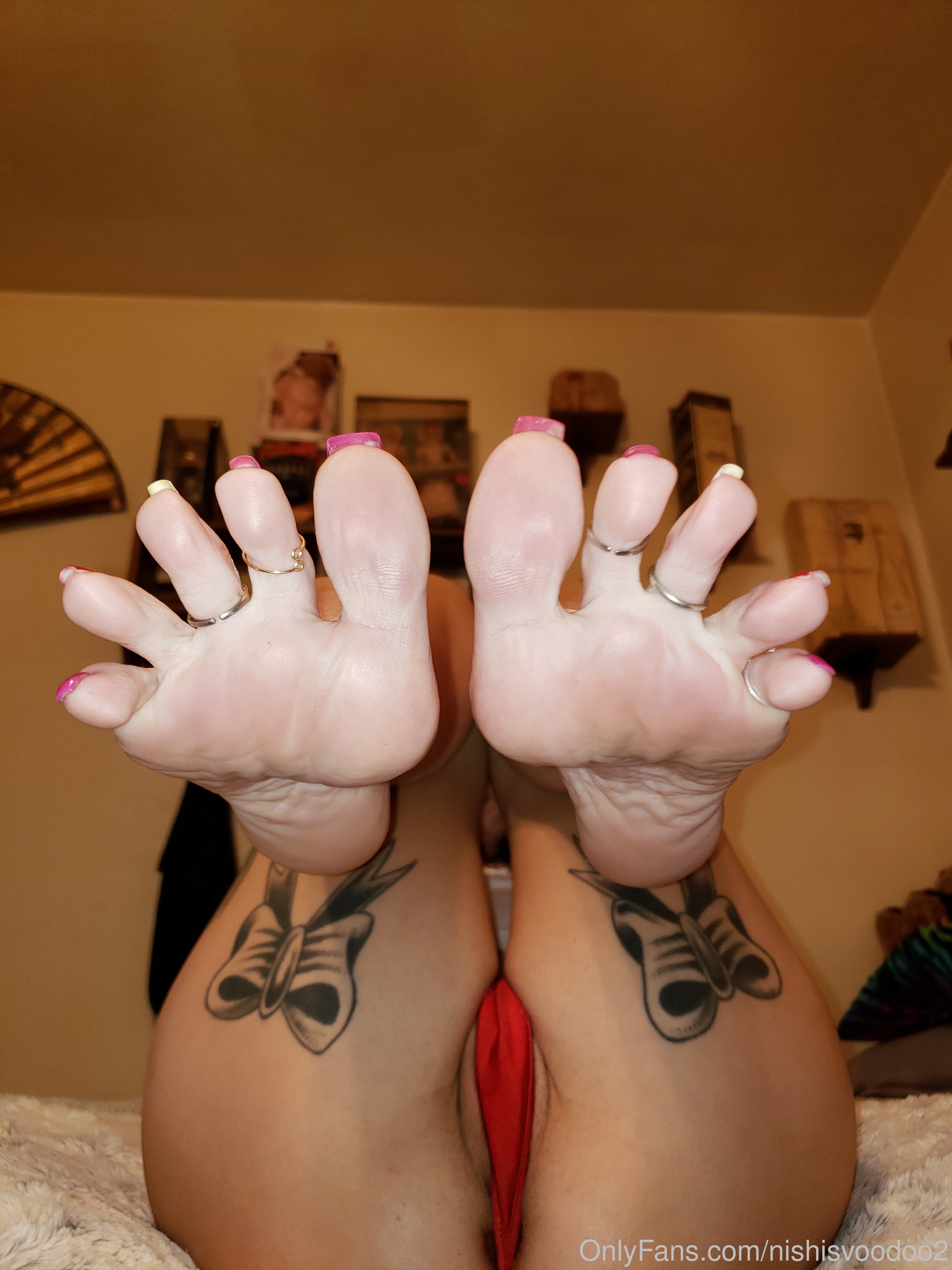 nishisvoodoo2 feet photo 5