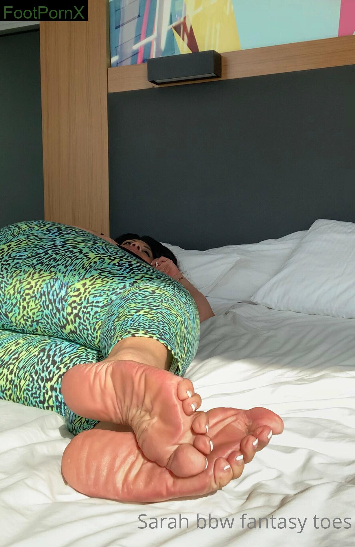 comefollowsarah feet photo 21