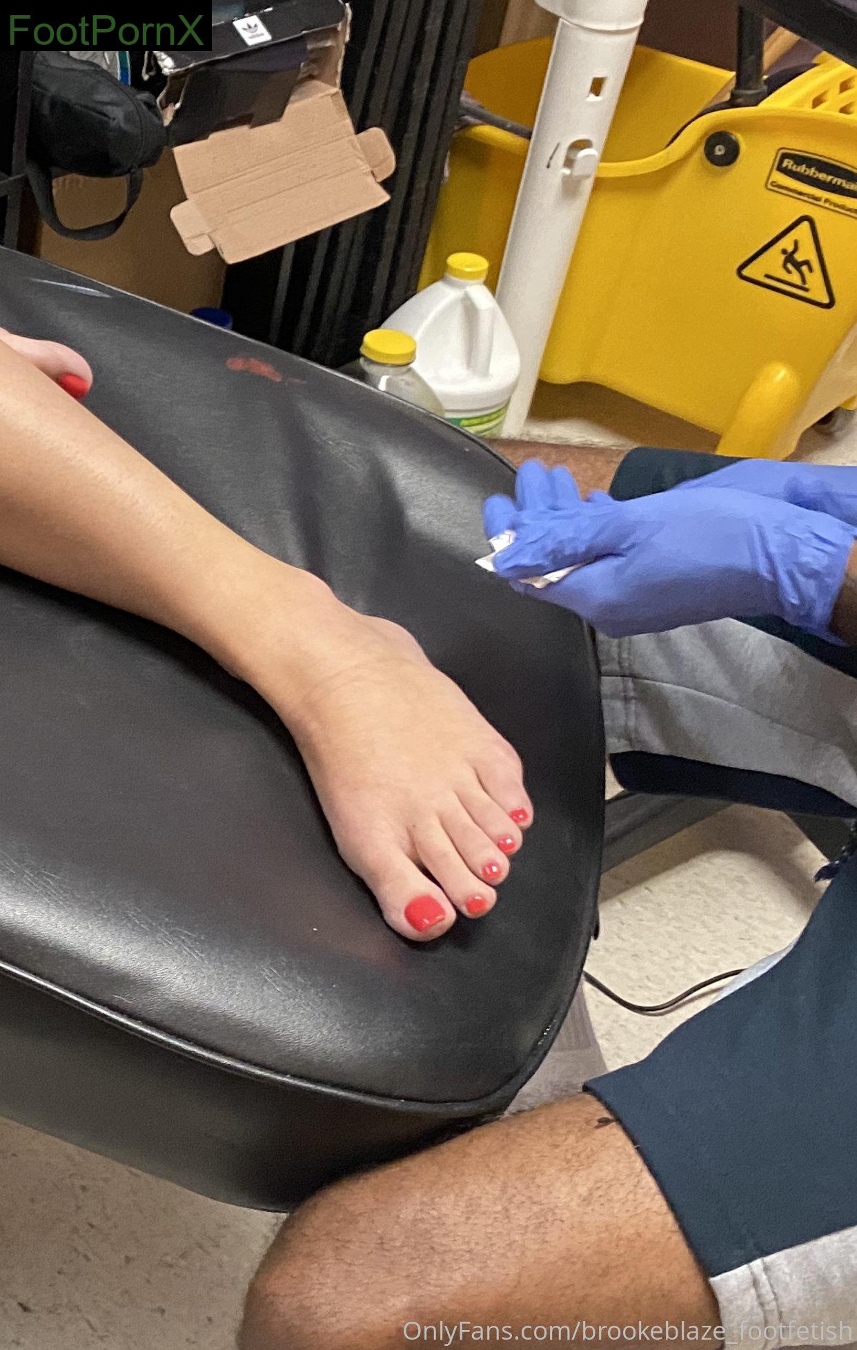 brookeblaze_footfetish feet photo 12