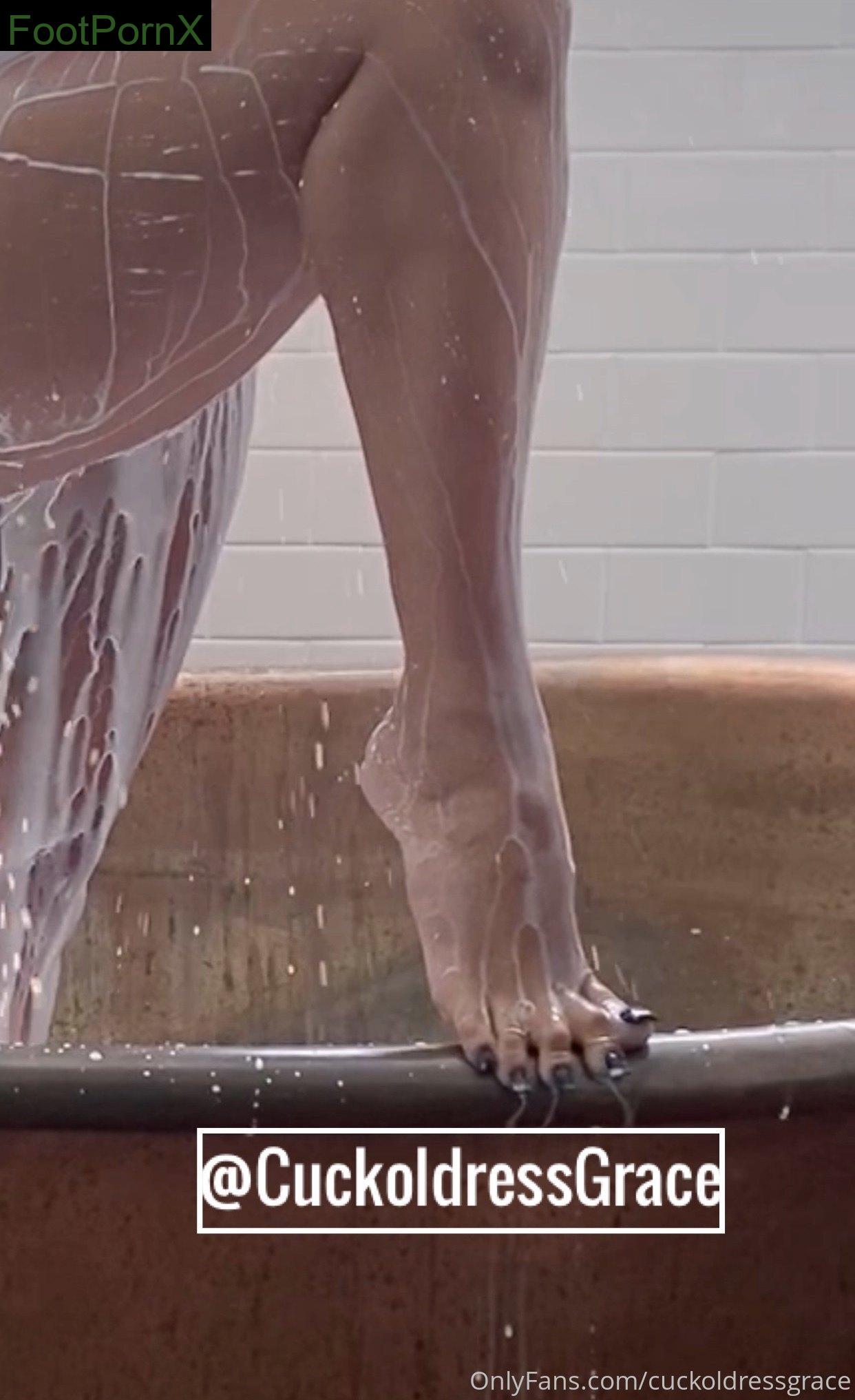 goddess.grace feet photo 2