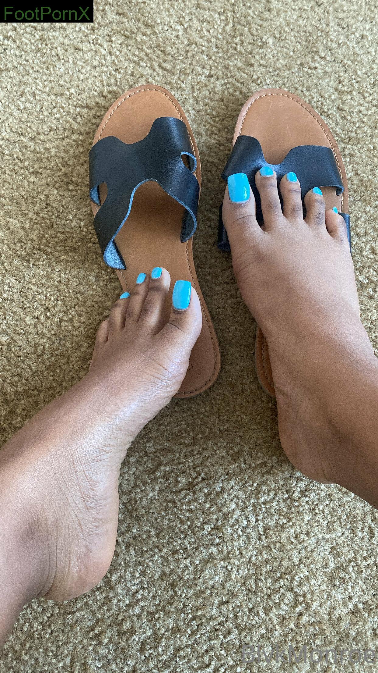 blvk_monroe feet photo 13