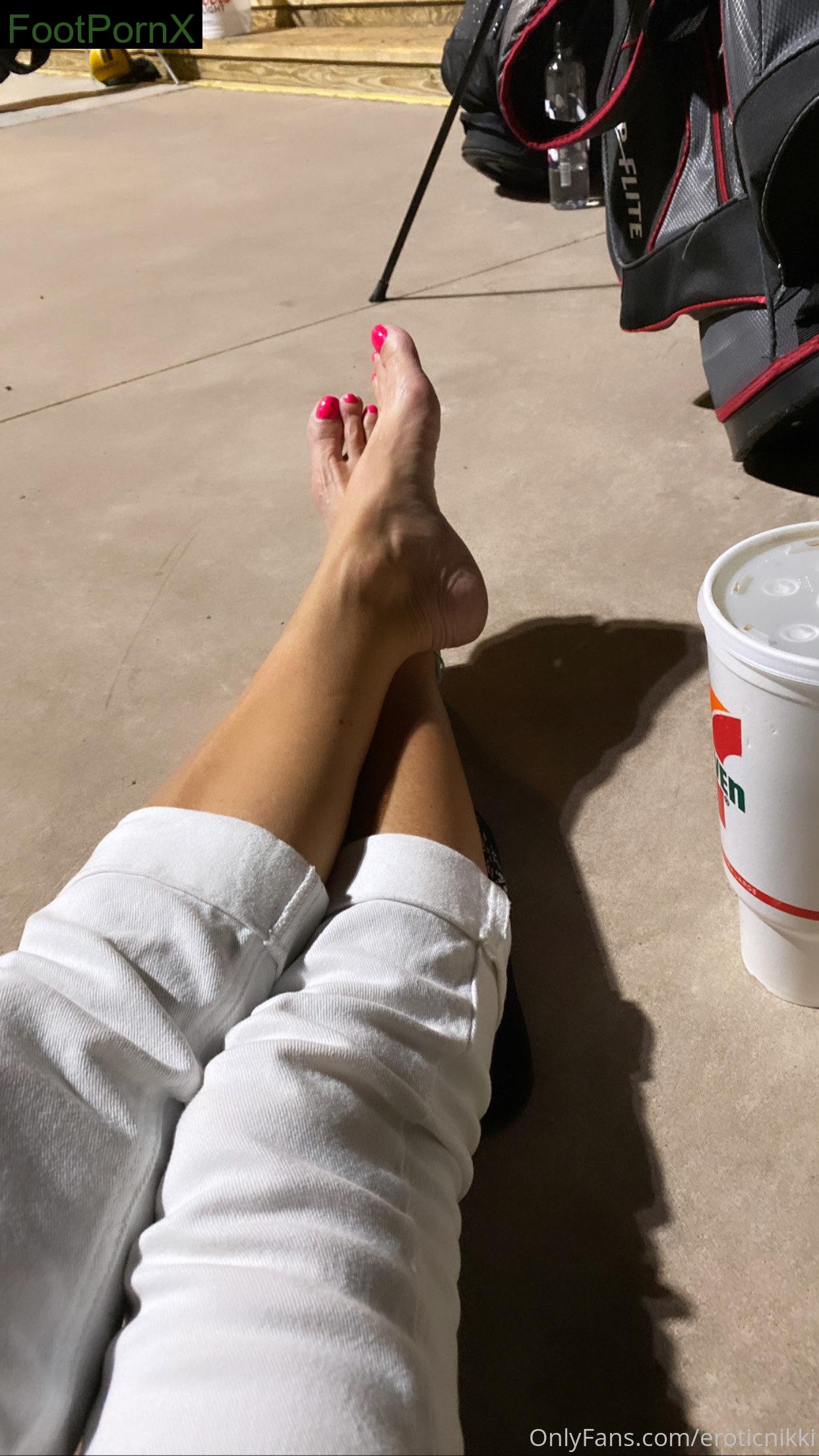 eroticnikki feet photo 8